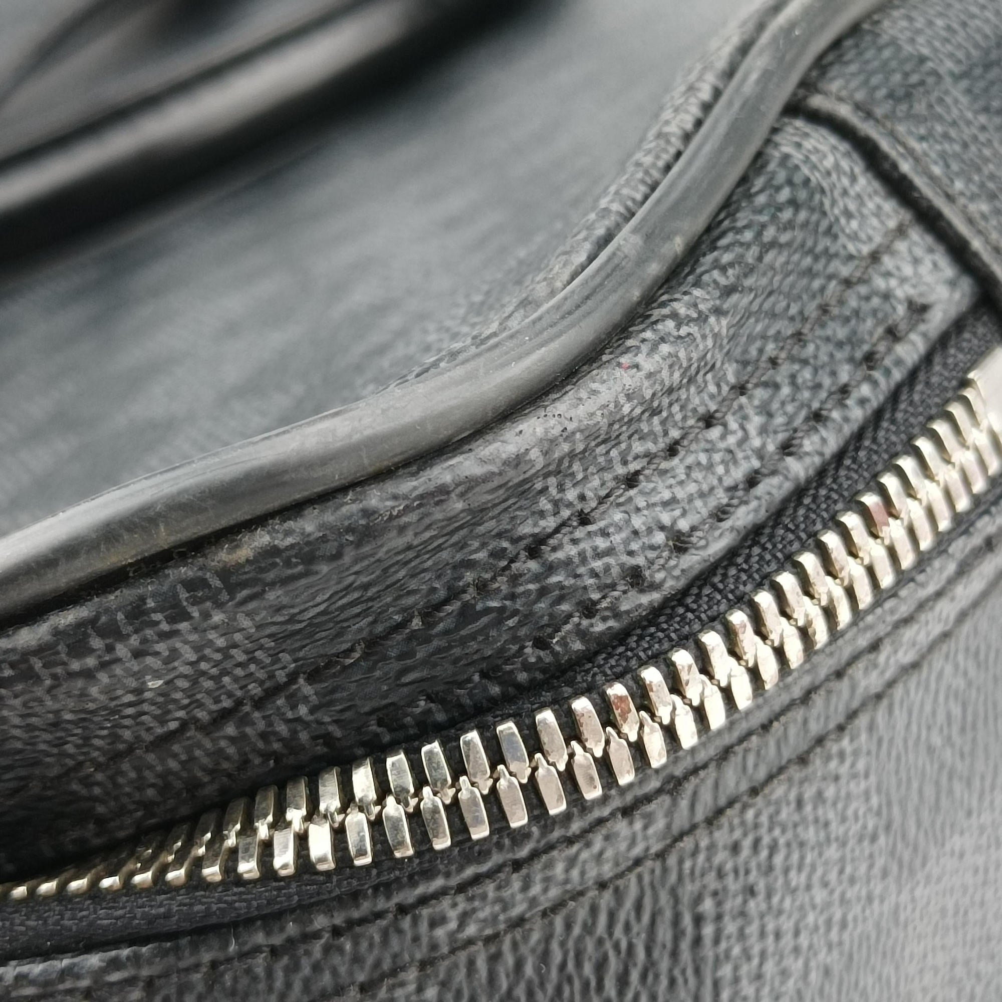 Pre-owned Louis Vuitton Overnight Black×Navy Damier Graphite N41004 handbag | stylenewstar