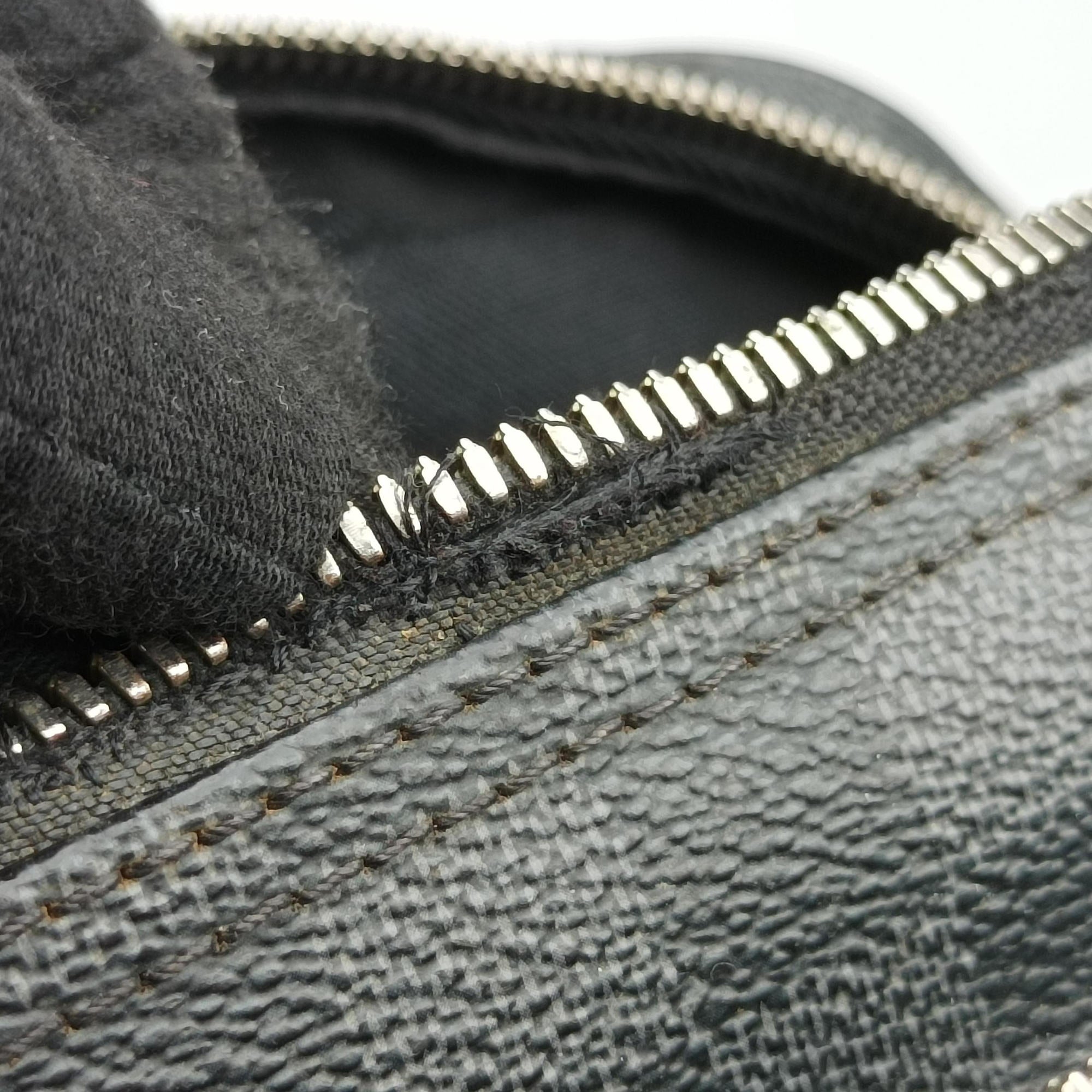 Pre-owned Louis Vuitton Overnight Black×Navy Damier Graphite N41004 handbag | stylenewstar