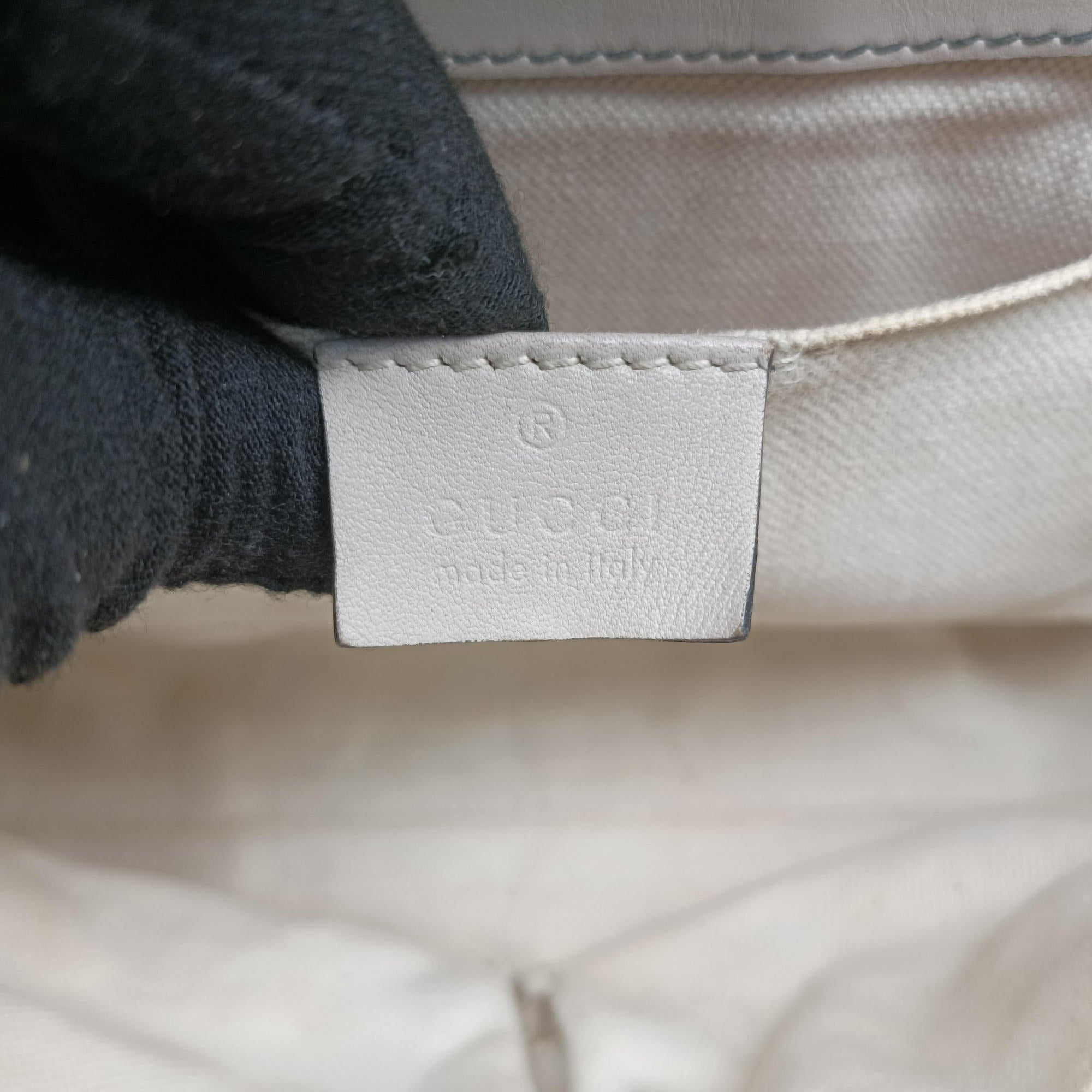 Pre-owned Gucci Emily White Leather 295402 shoulderbag | stylenewstar