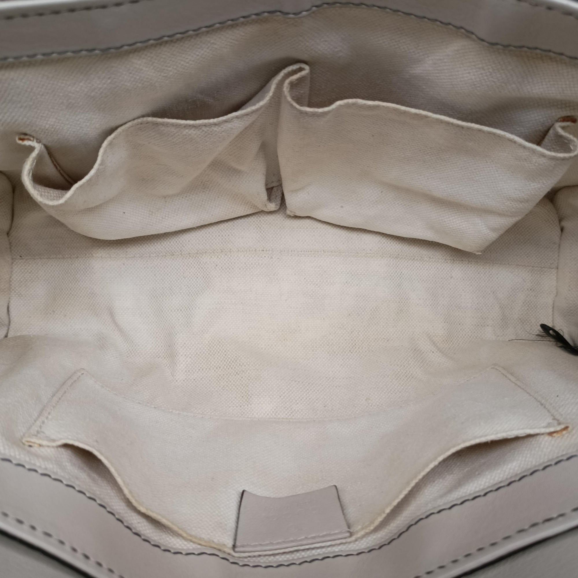 Pre-owned Gucci Emily White Leather 295402 shoulderbag | stylenewstar