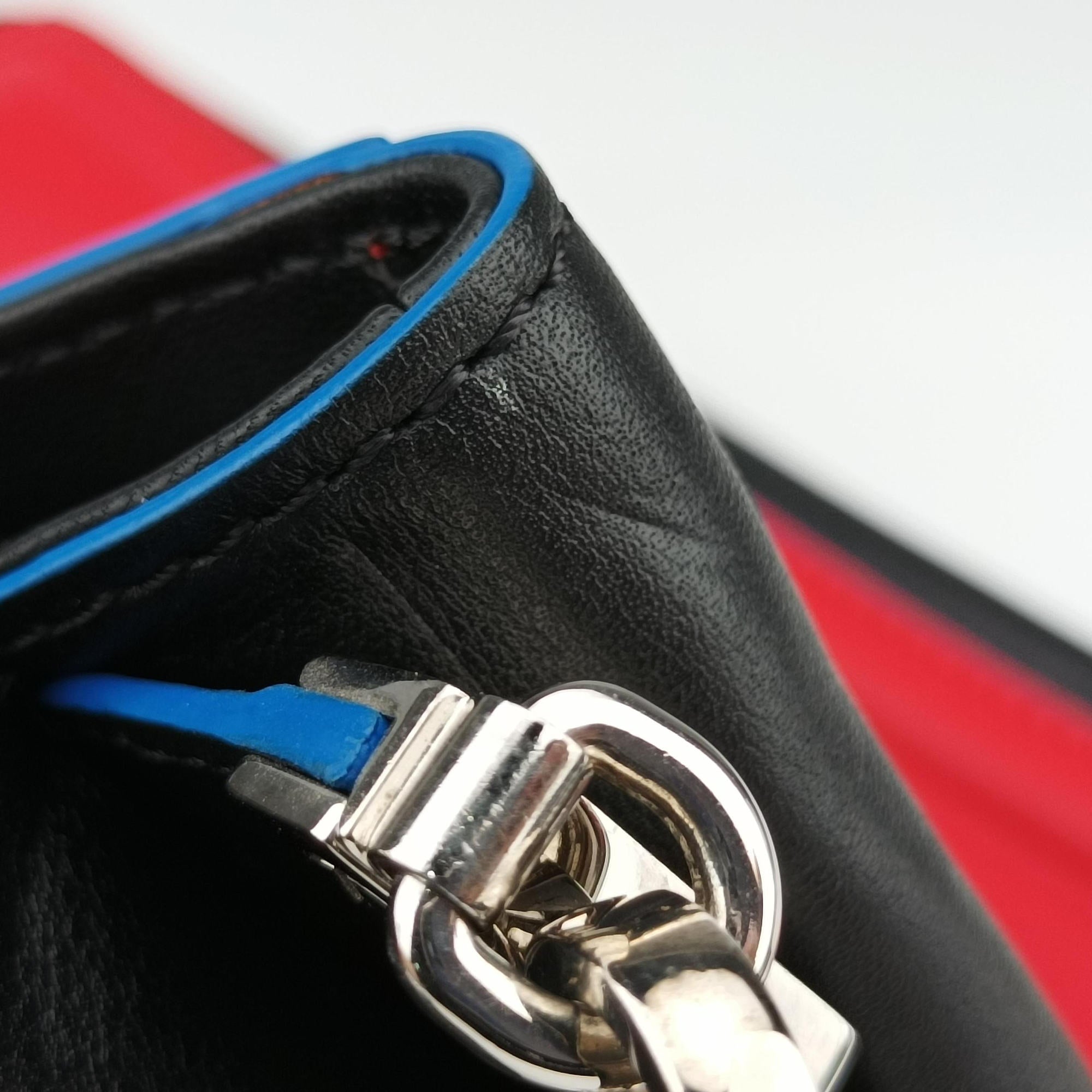 Pre-owned VERSACE Ryder Black × Red×Blue Leather  shoulderbag | stylenewstar
