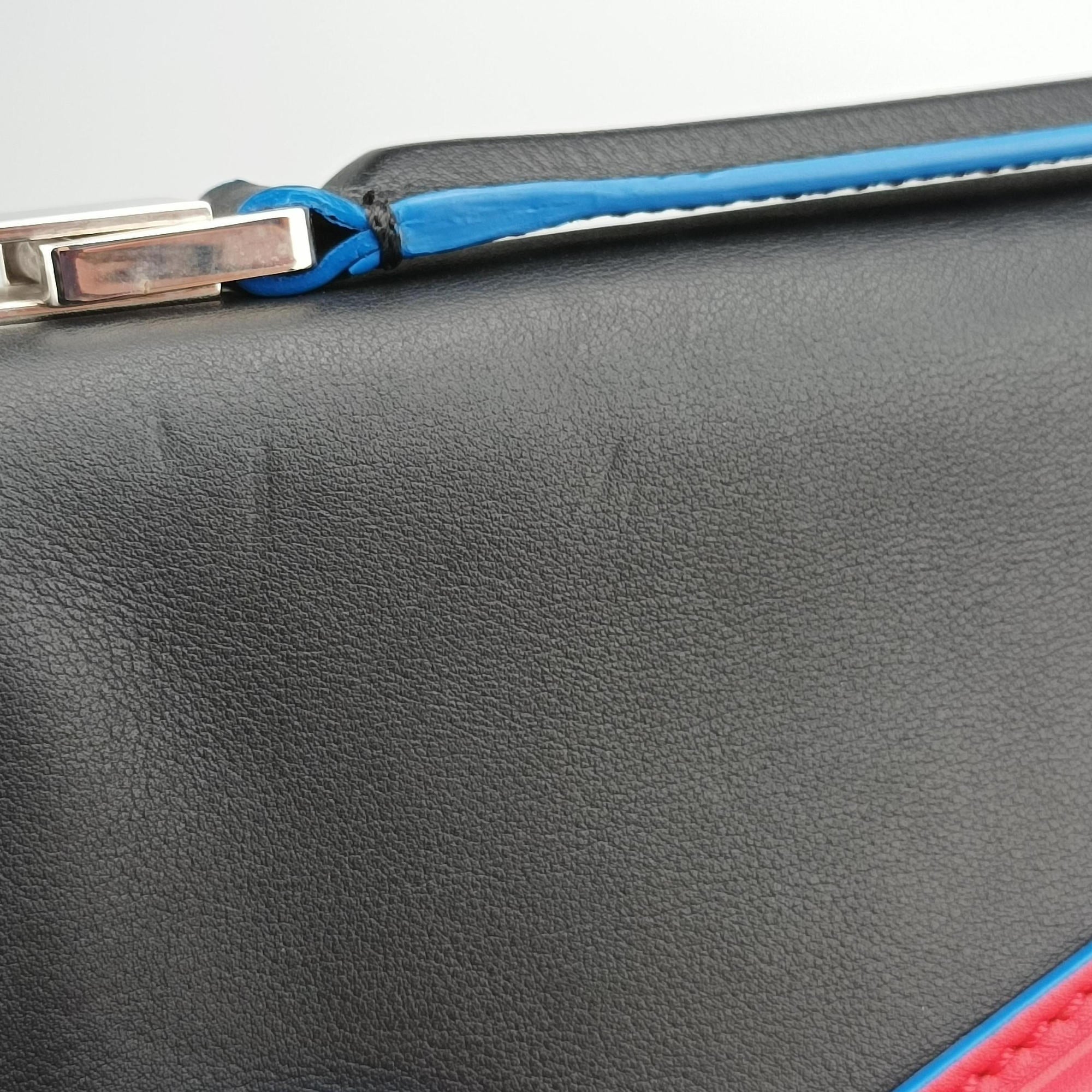 Pre-owned VERSACE Ryder Black × Red×Blue Leather  shoulderbag | stylenewstar