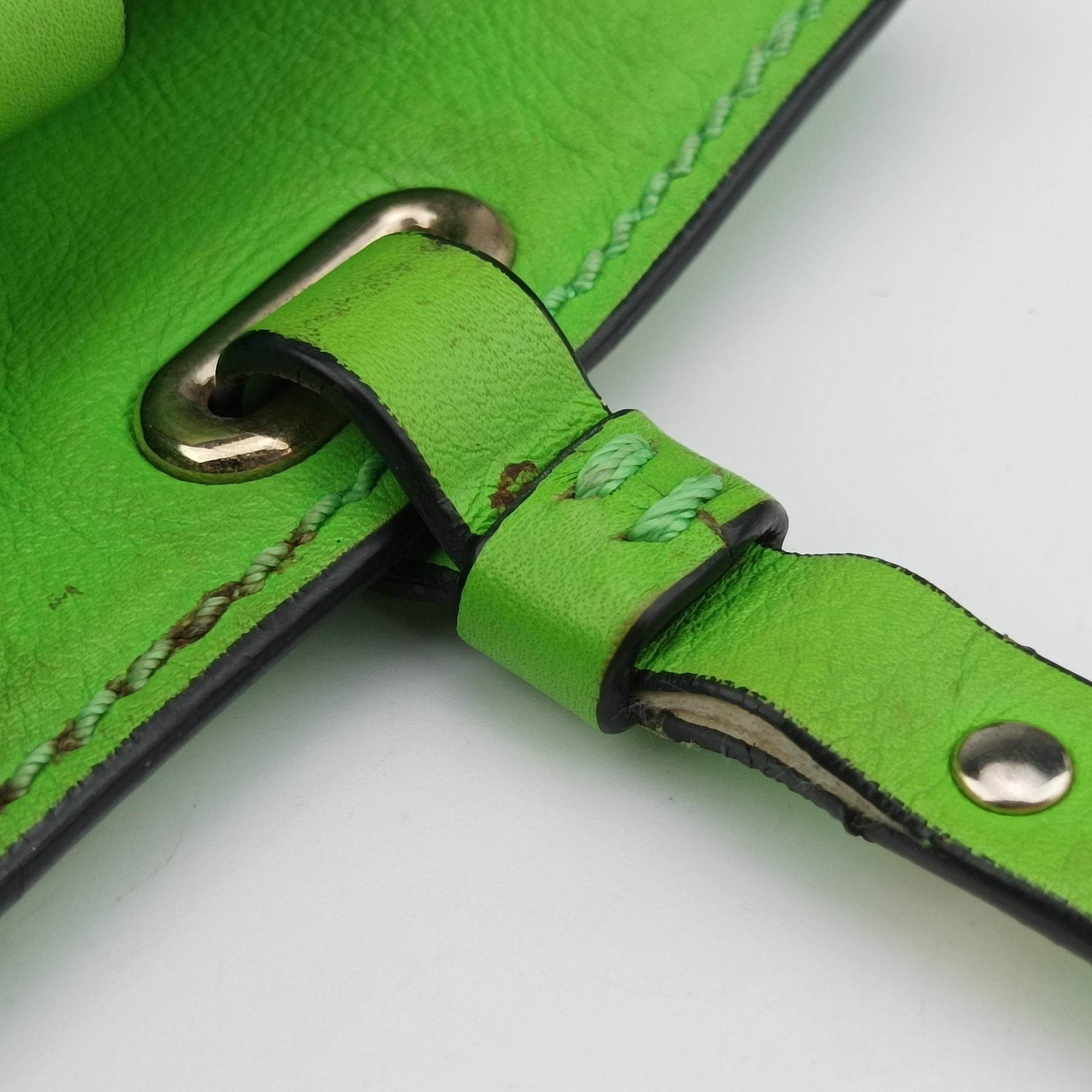 Pre-owned Valentino Rockstud Green Leather  shoulderbag | stylenewstar