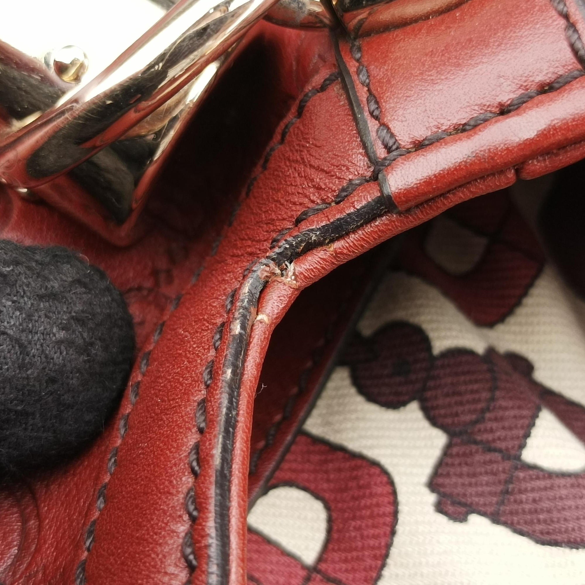 Pre-owned Gucci Indy Hobo Red Leather 177088 handbag | stylenewstar