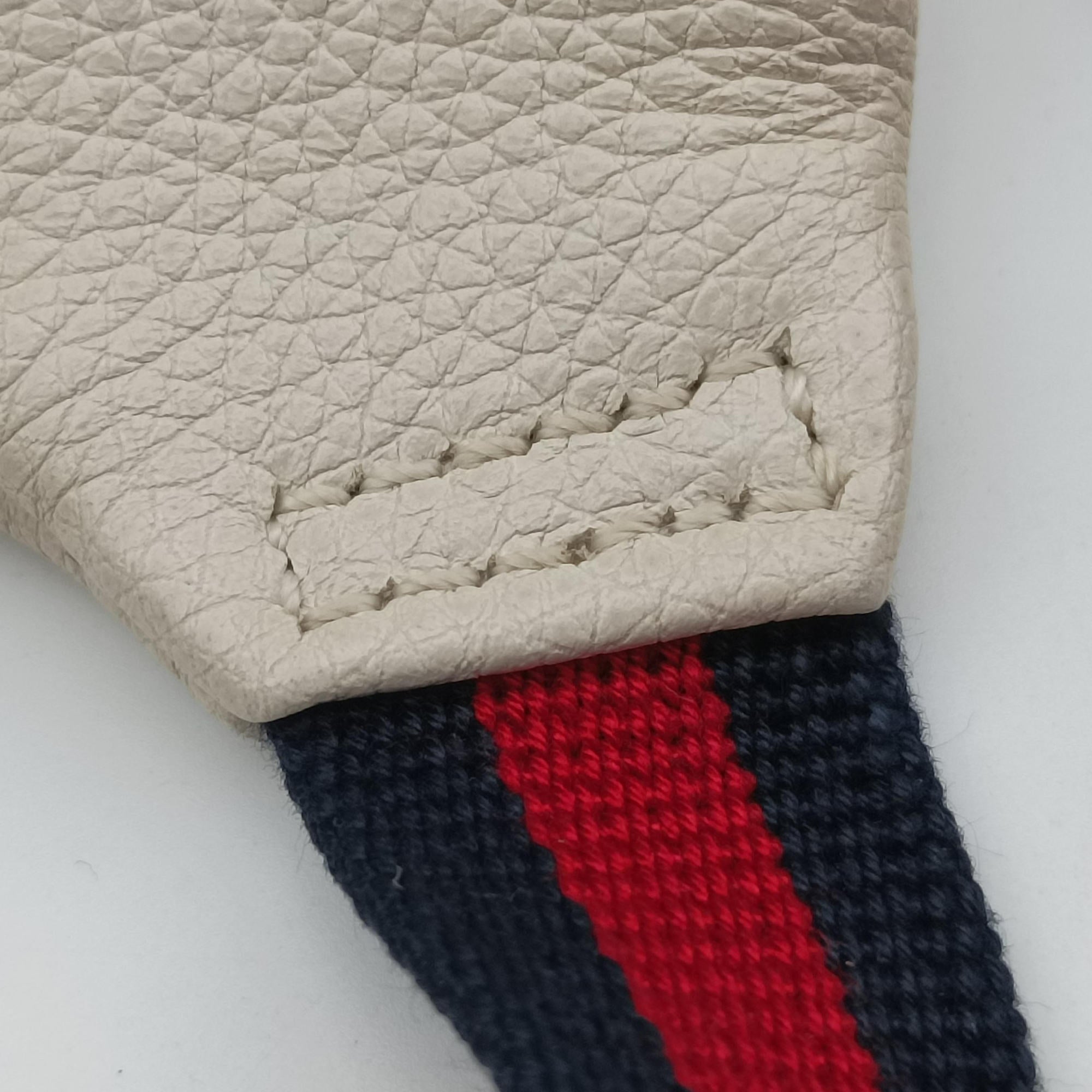 Pre-owned Gucci Gucci Print White Leather 527792 bum bag/waist bag | stylenewstar