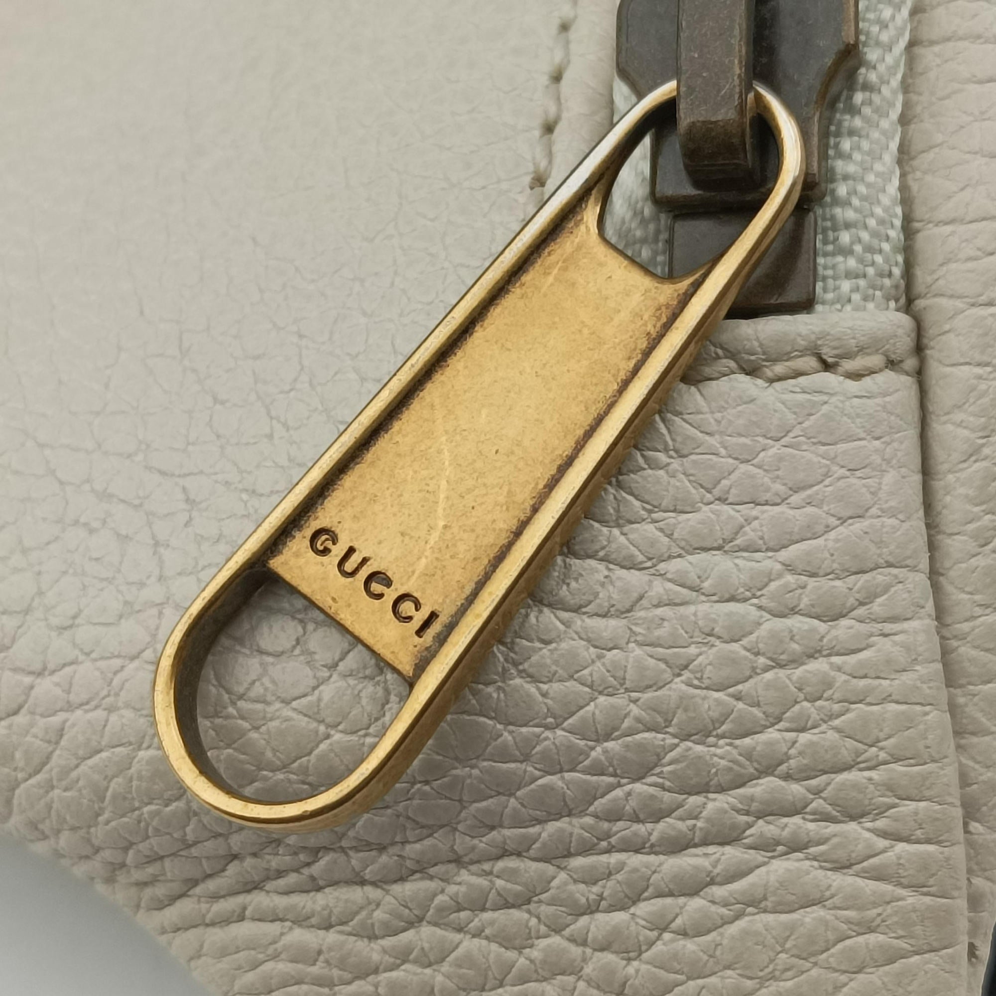 Pre-owned Gucci Gucci Print White Leather 527792 bum bag/waist bag | stylenewstar
