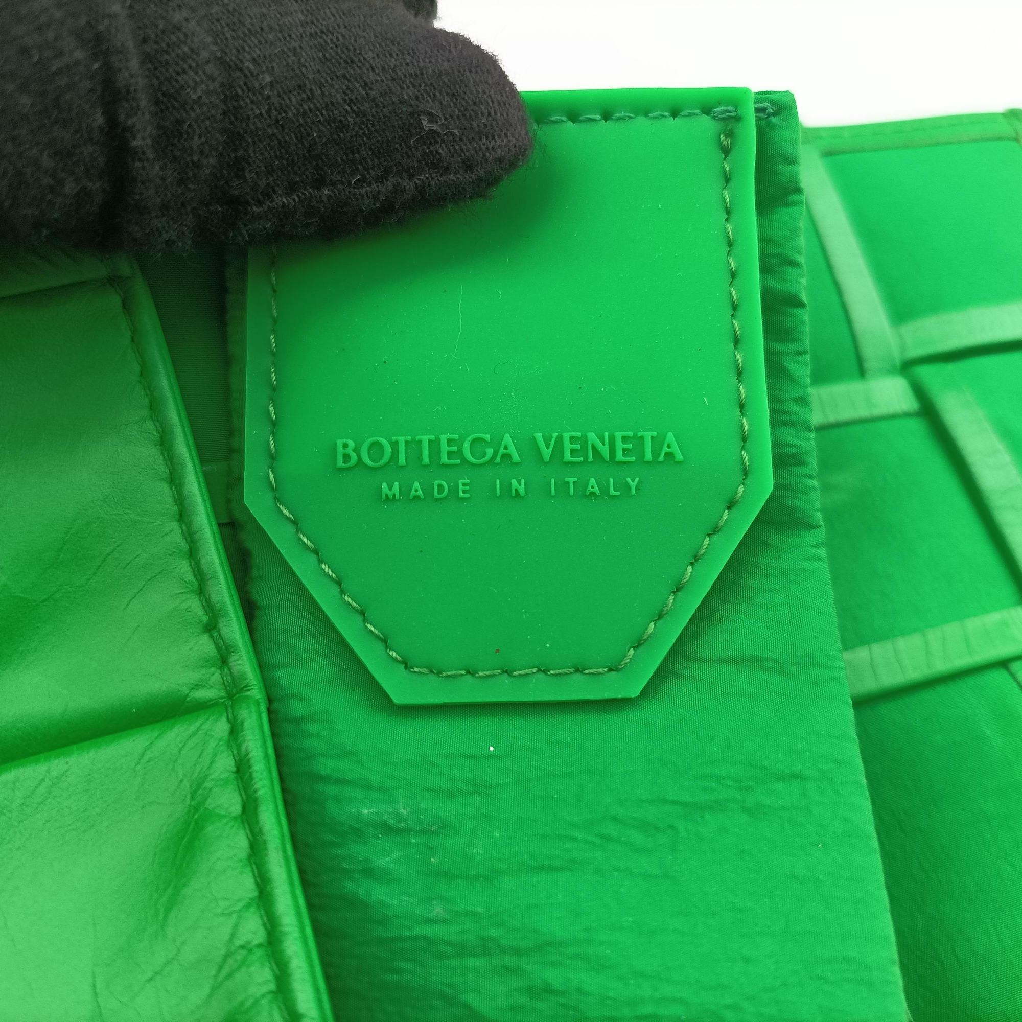 Pre-owned Bottega Veneta candy cassette Green Leather  shoulderbag | stylenewstar