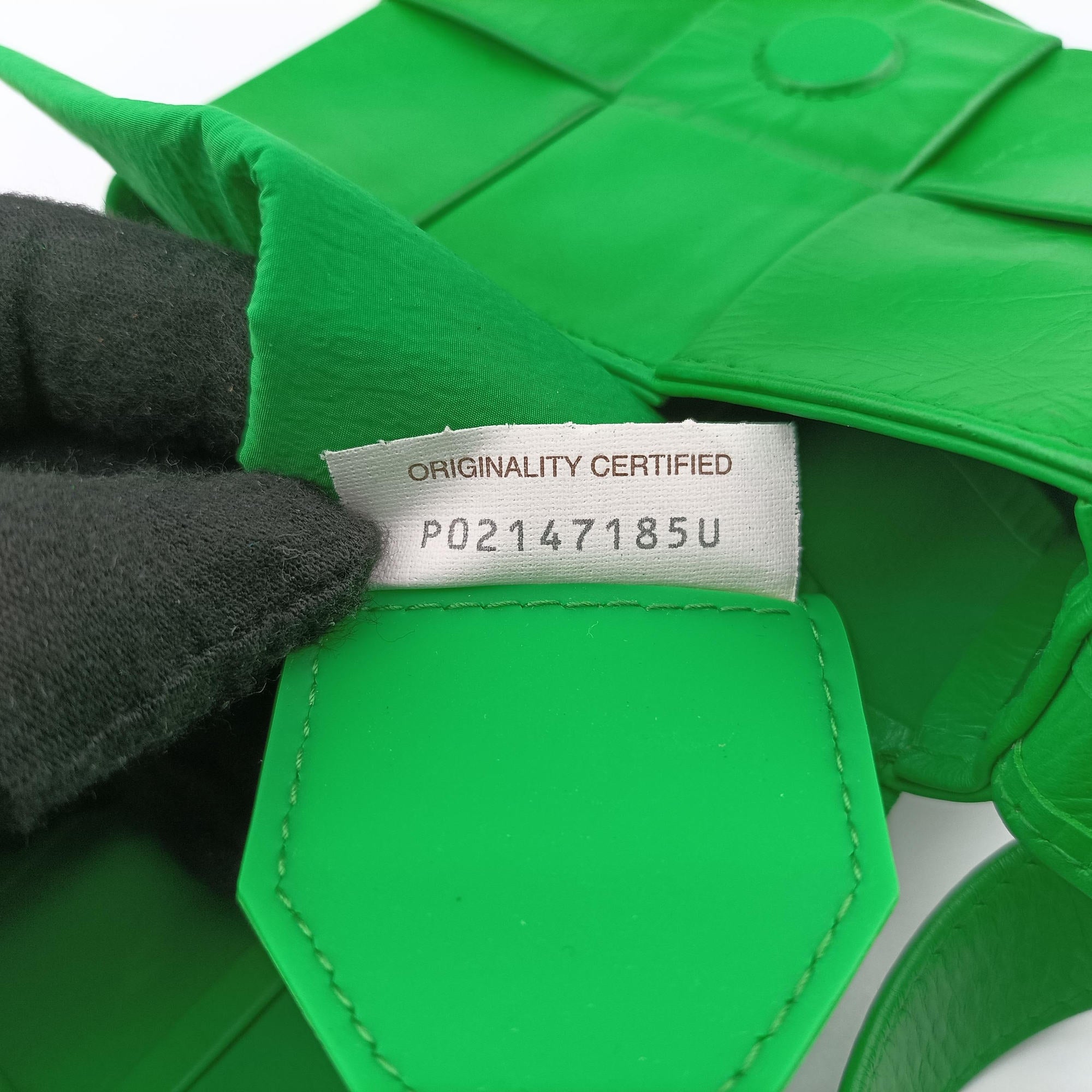 Pre-owned Bottega Veneta candy cassette Green Leather  shoulderbag | stylenewstar