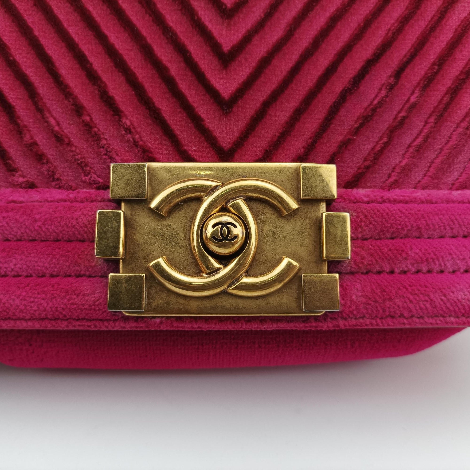 Pre-owned Chanel BOY CHANEL Pink velour A67085 shoulderbag | stylenewstar