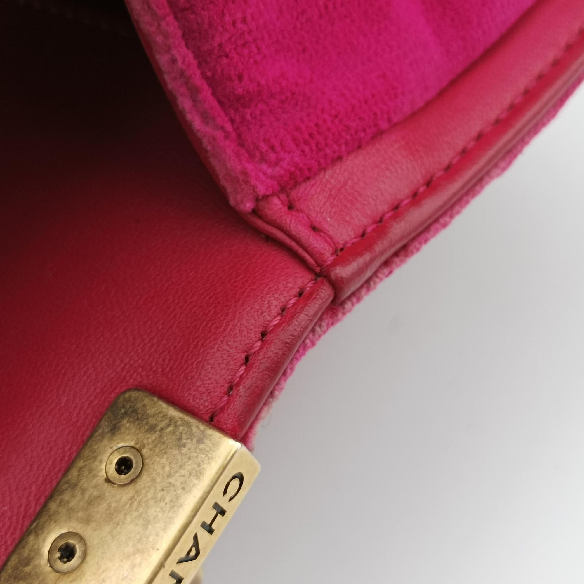 Pre-owned Chanel BOY CHANEL Pink velour A67085 shoulderbag | stylenewstar