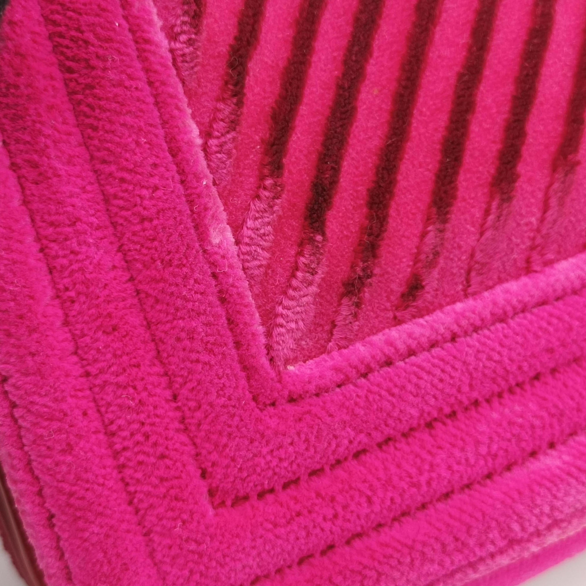 Pre-owned Chanel BOY CHANEL Pink velour A67085 shoulderbag | stylenewstar