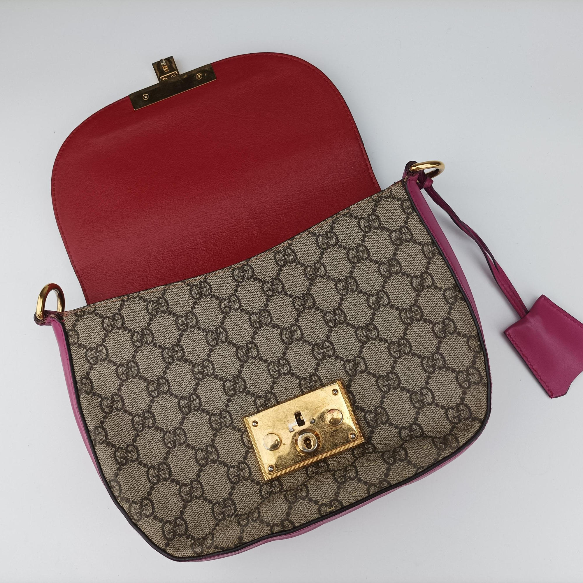 Vintage Gucci GG Supreme Padlock Beige×Red×Multicolour PVC coated canvas×Leather 453189 shoulderbag | stylenewstar