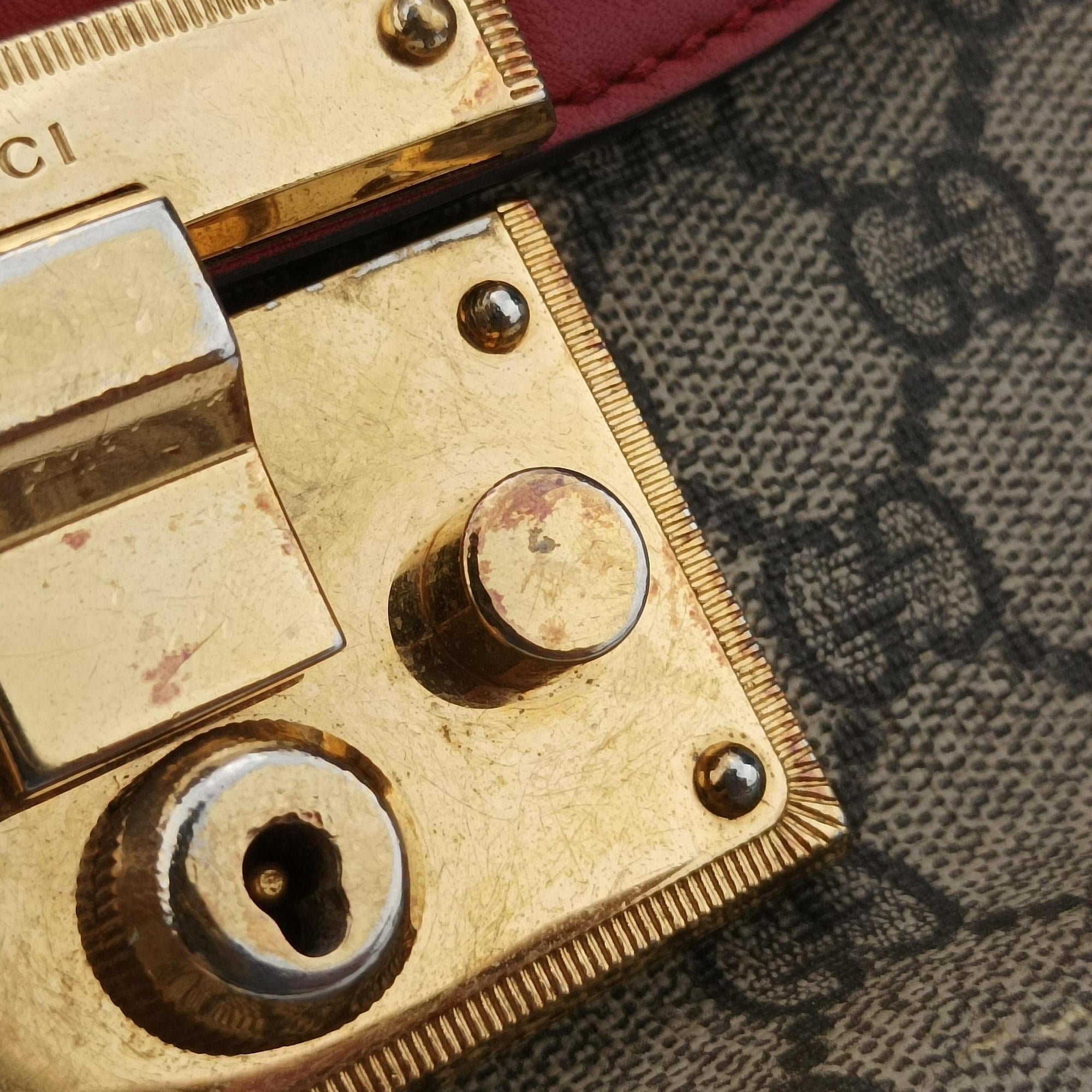 Vintage Gucci GG Supreme Padlock Beige×Red×Multicolour PVC coated canvas×Leather 453189 shoulderbag | stylenewstar