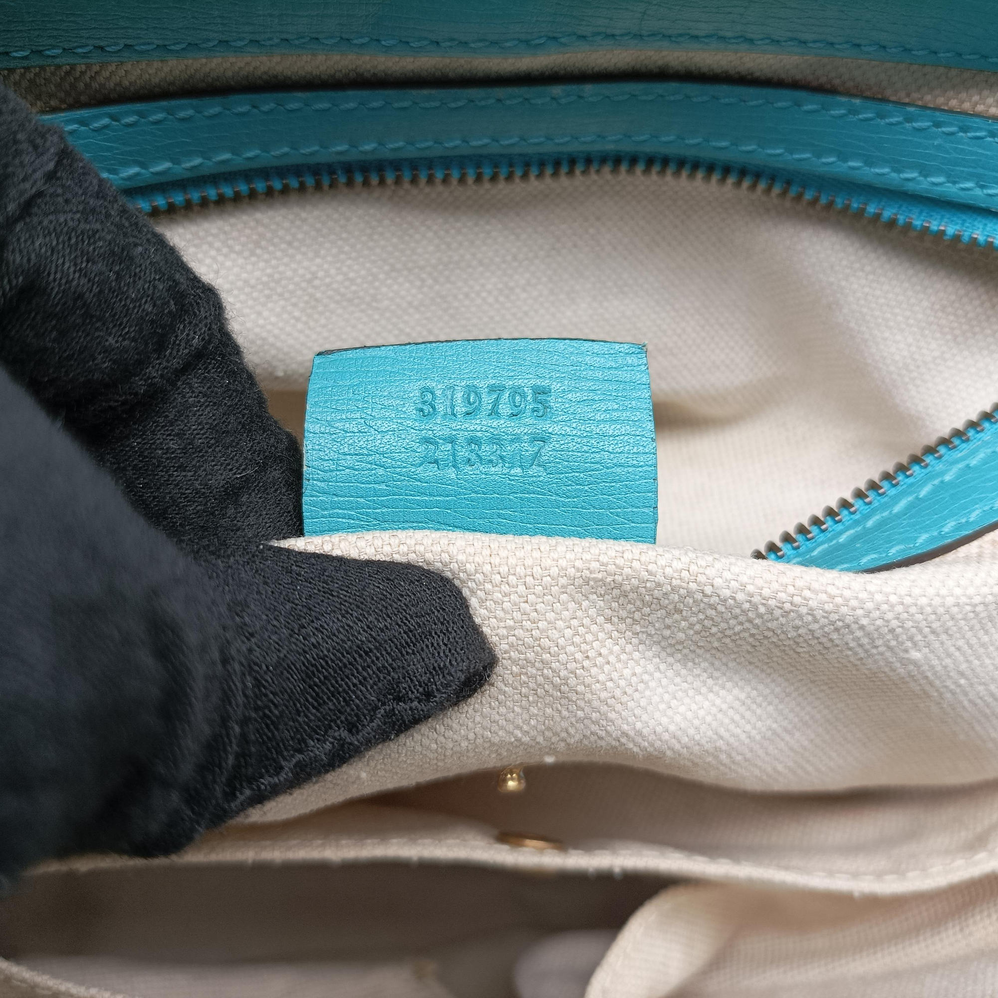 Pre-owned Gucci Bright Bit Blue Leather 319795 shoulderbag | stylenewstar