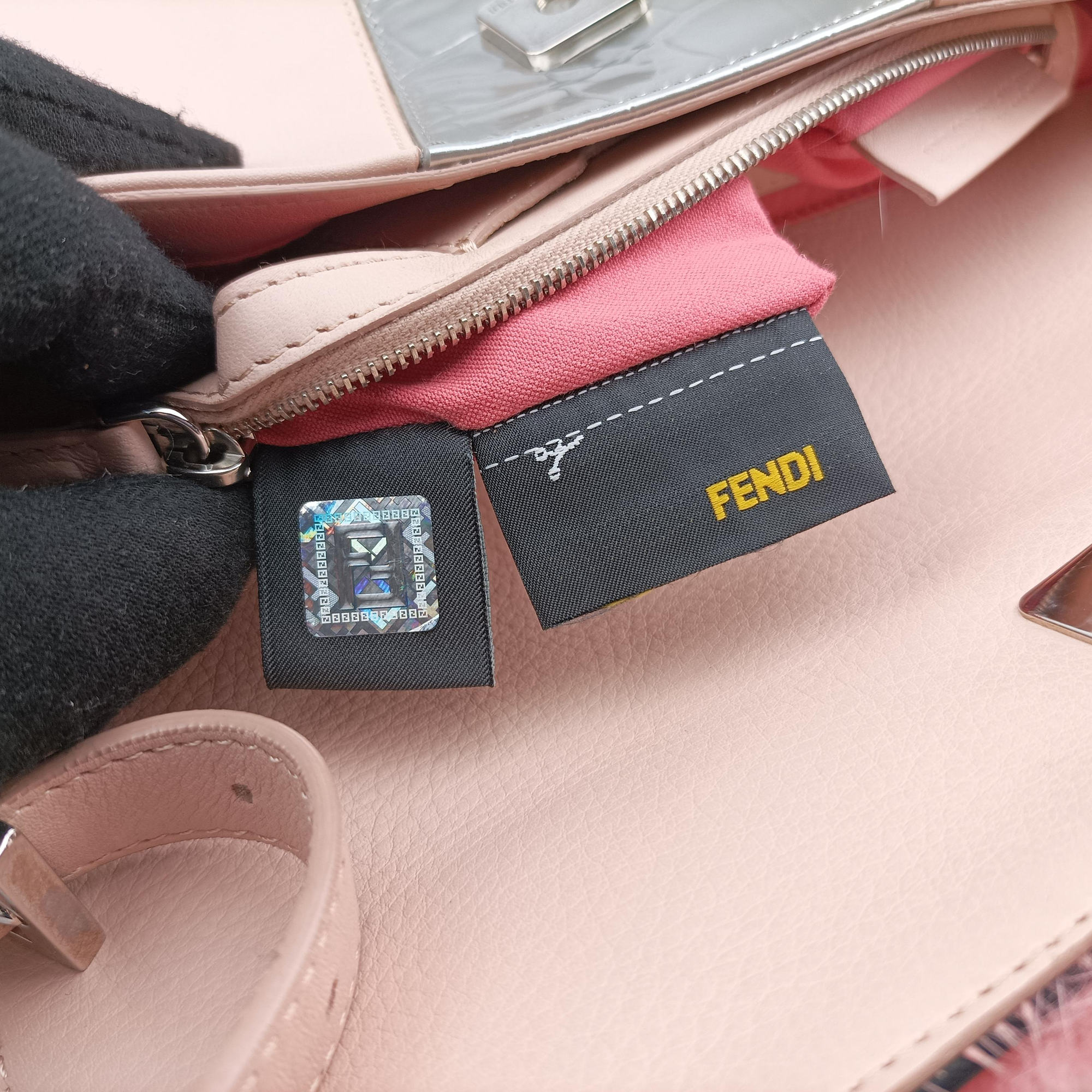 Pre-owned Fendi monster Baguette Pink Leather 8BR600 shoulderbag | stylenewstar