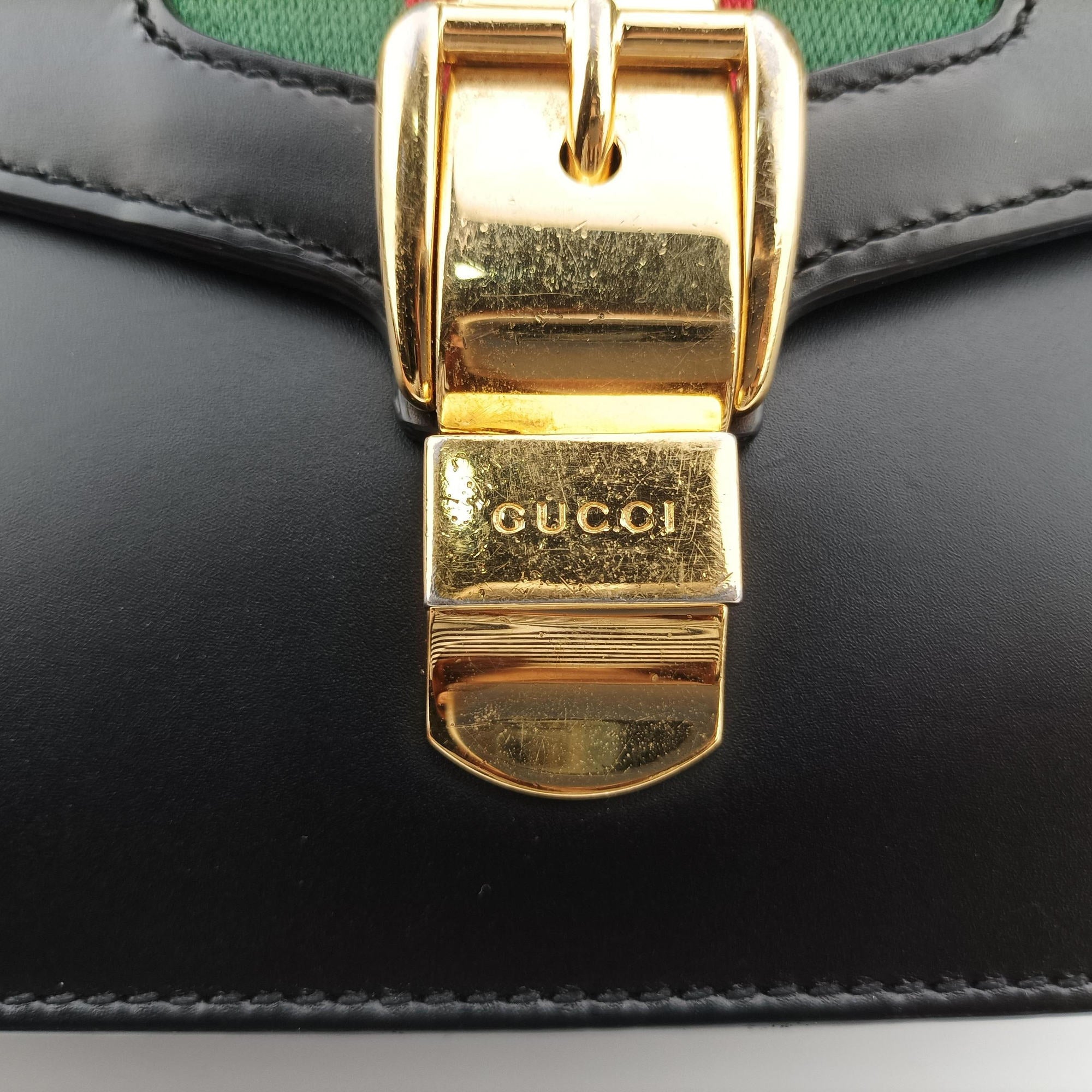 Pre-owned Gucci Sylvie Black Leather 421882 shoulderbag | stylenewstar