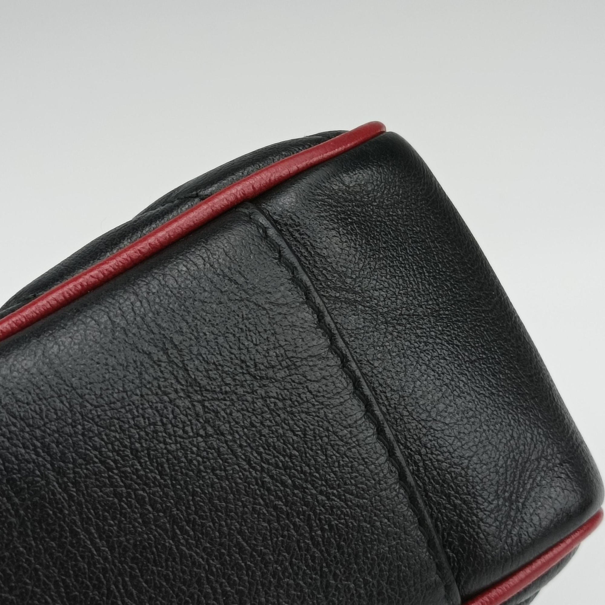 Pre-owned Gucci GG Marmont Black×red Leather 443497 shoulderbag | stylenewstar