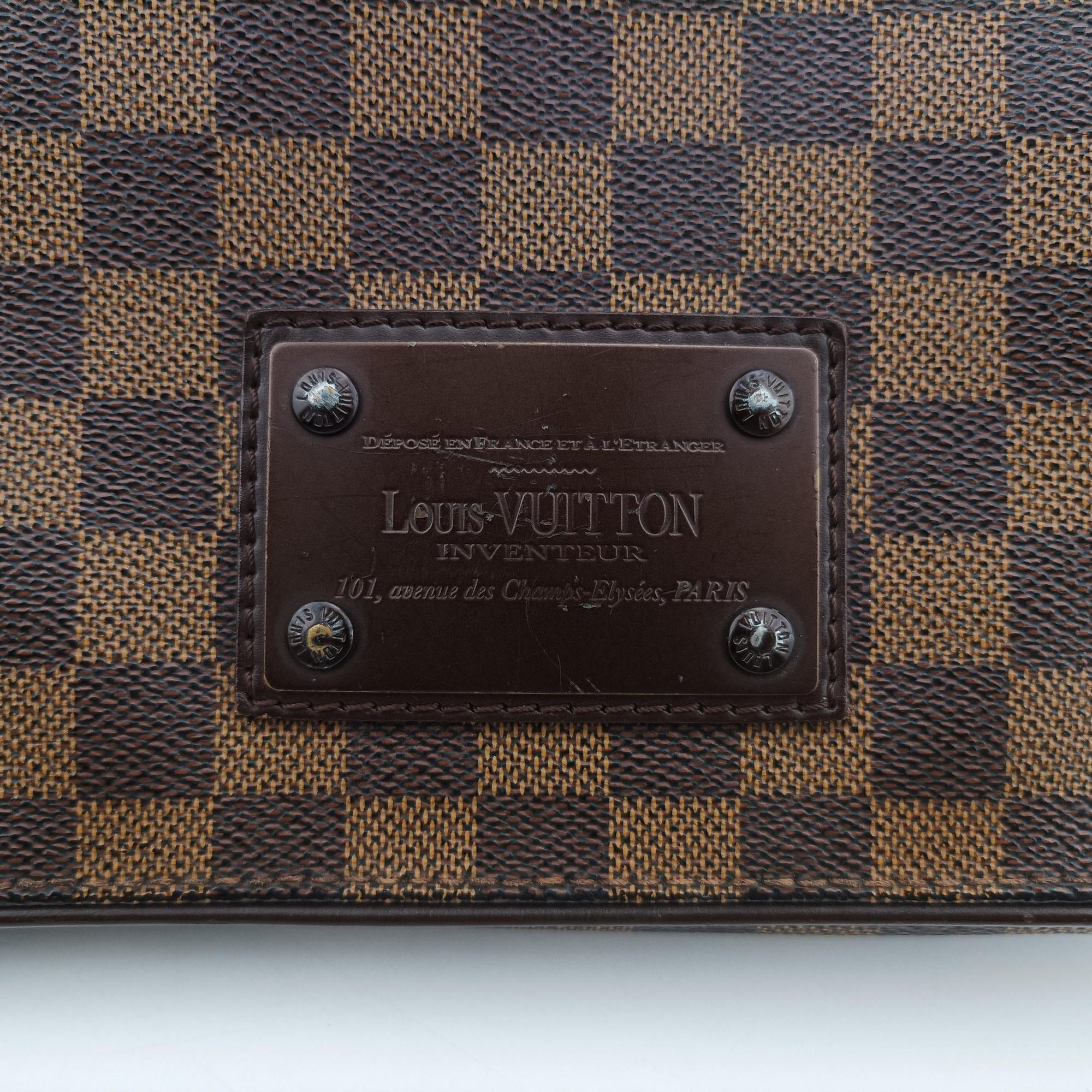 Pre-owned Louis Vuitton District MM EBENE Damier Canvas N41212 shoulderbag | stylenewstar