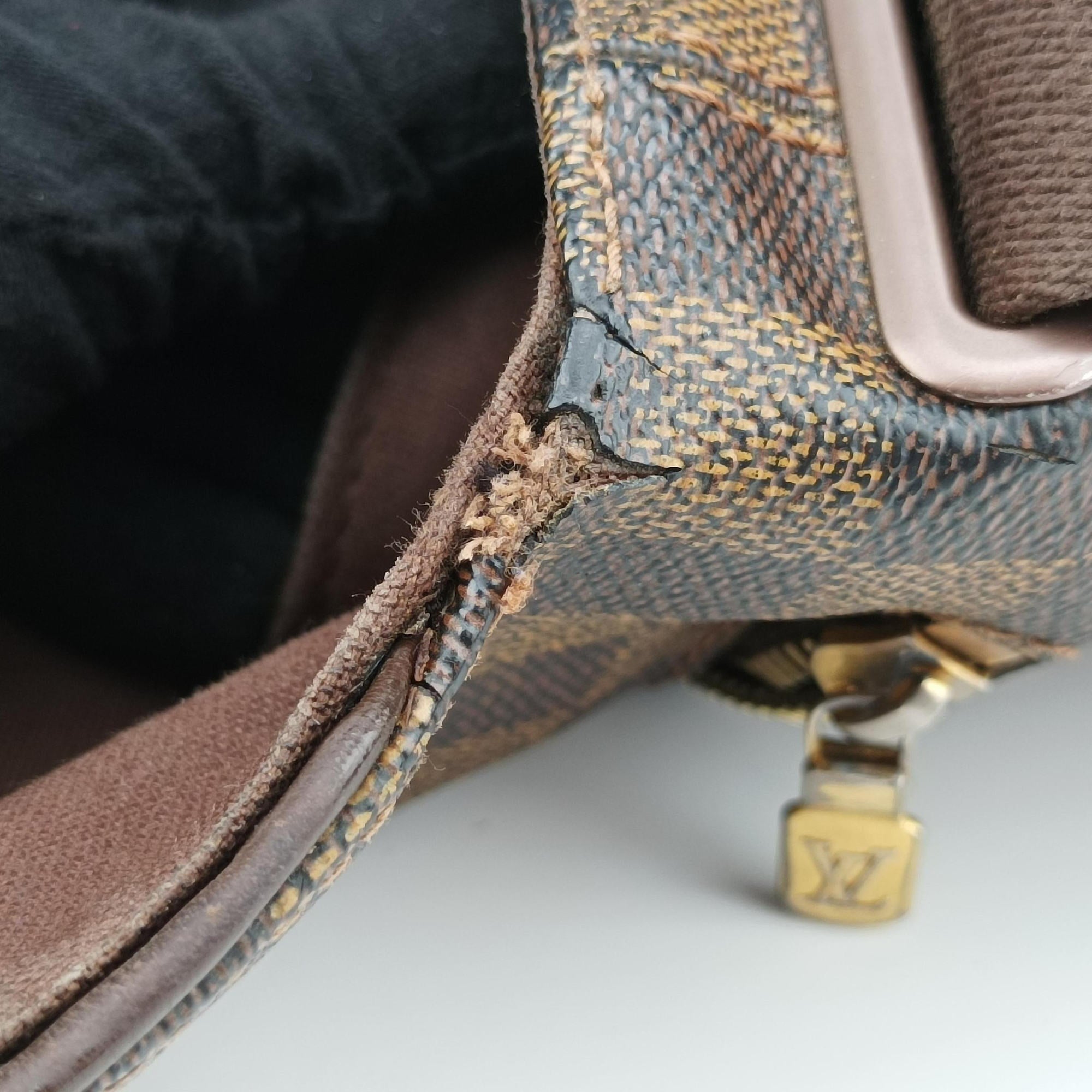 Pre-owned Louis Vuitton District MM EBENE Damier Canvas N41212 shoulderbag | stylenewstar