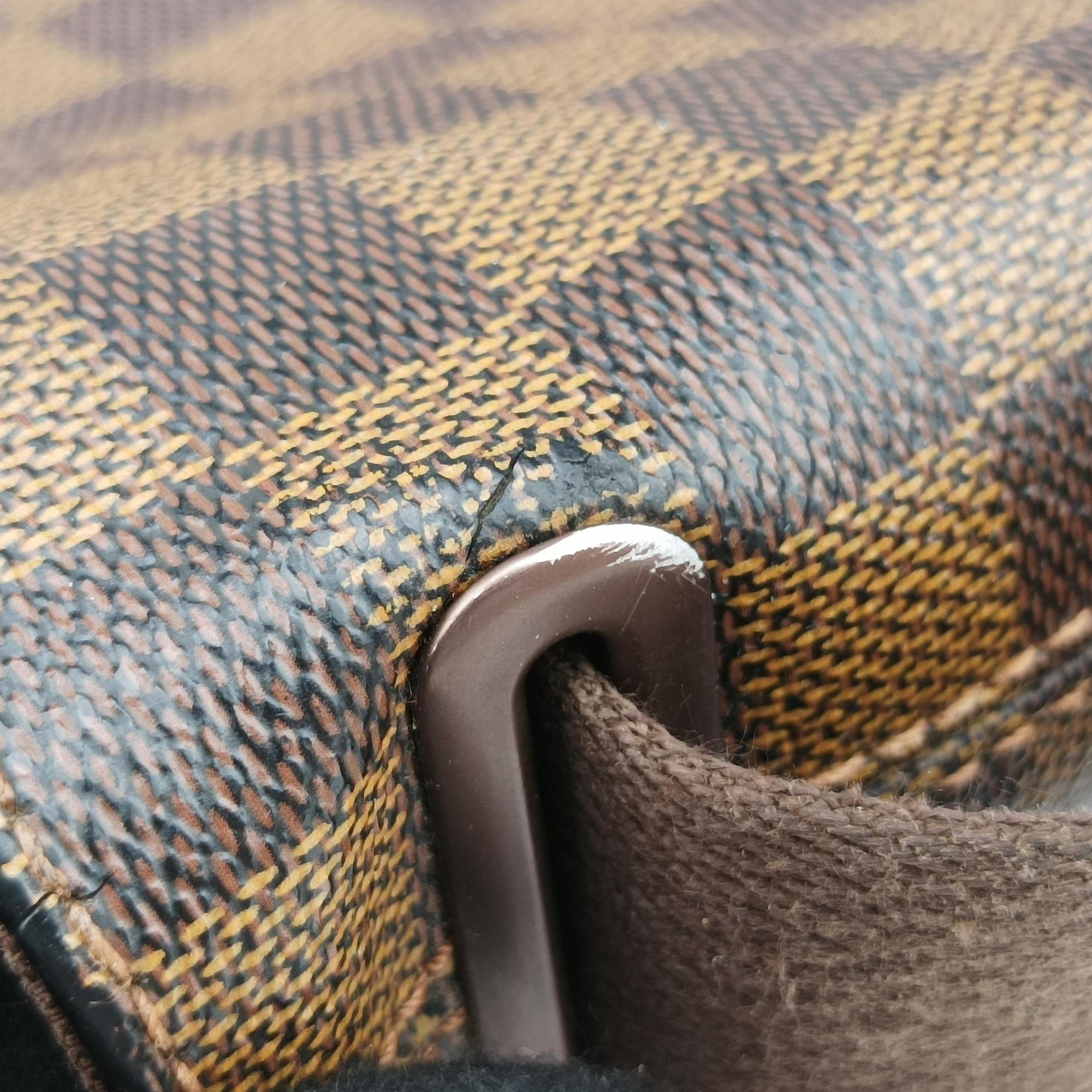 Pre-owned Louis Vuitton District MM EBENE Damier Canvas N41212 shoulderbag | stylenewstar