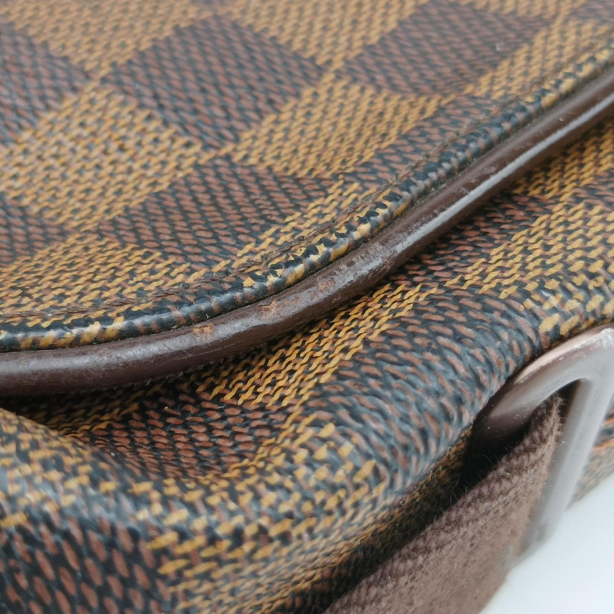 Pre-owned Louis Vuitton District MM EBENE Damier Canvas N41212 shoulderbag | stylenewstar