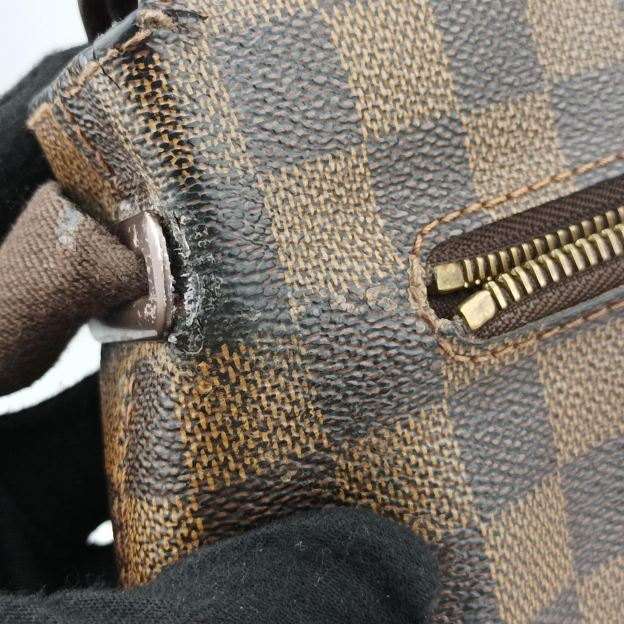 Pre-owned Louis Vuitton District MM EBENE Damier Canvas N41212 shoulderbag | stylenewstar