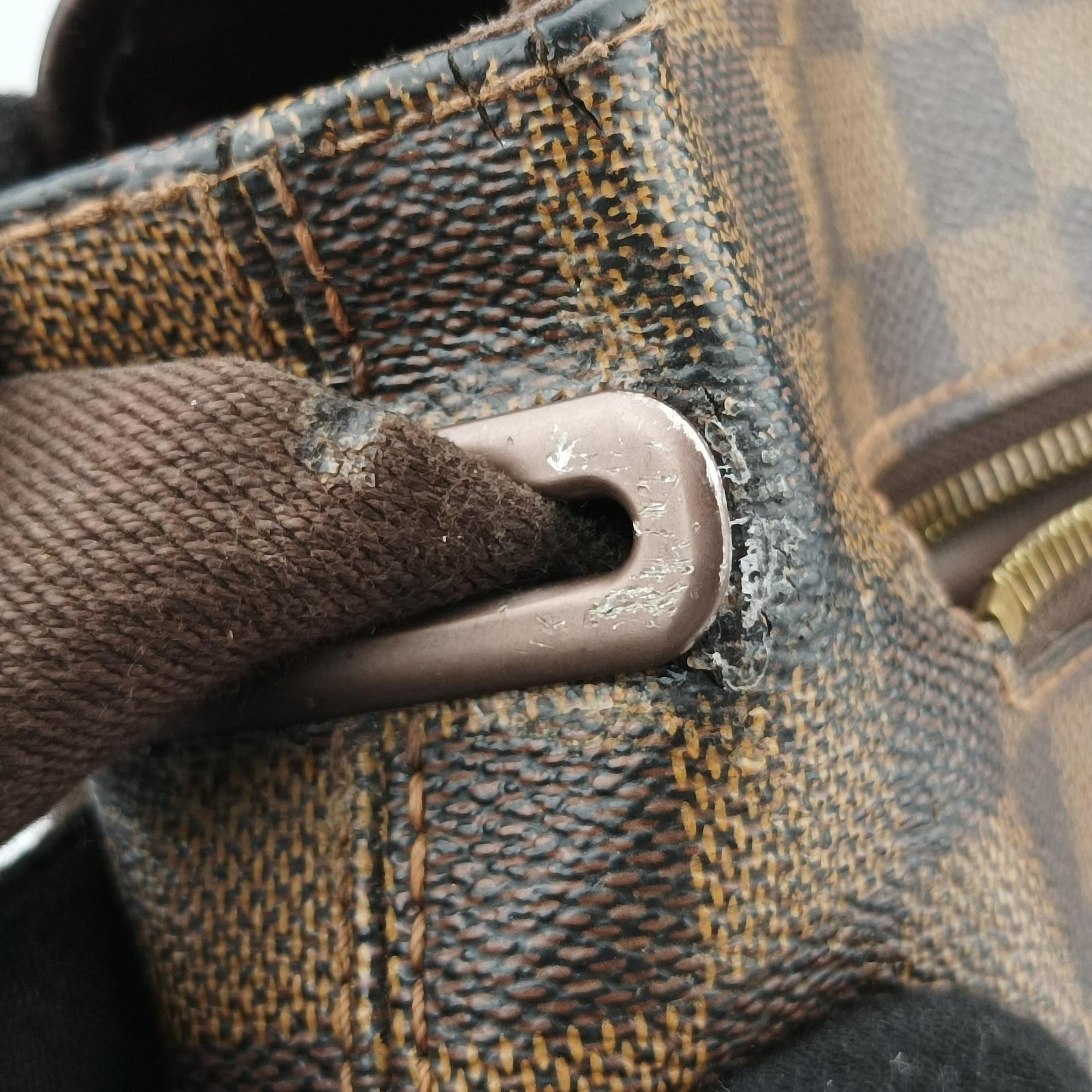 Pre-owned Louis Vuitton District MM EBENE Damier Canvas N41212 shoulderbag | stylenewstar