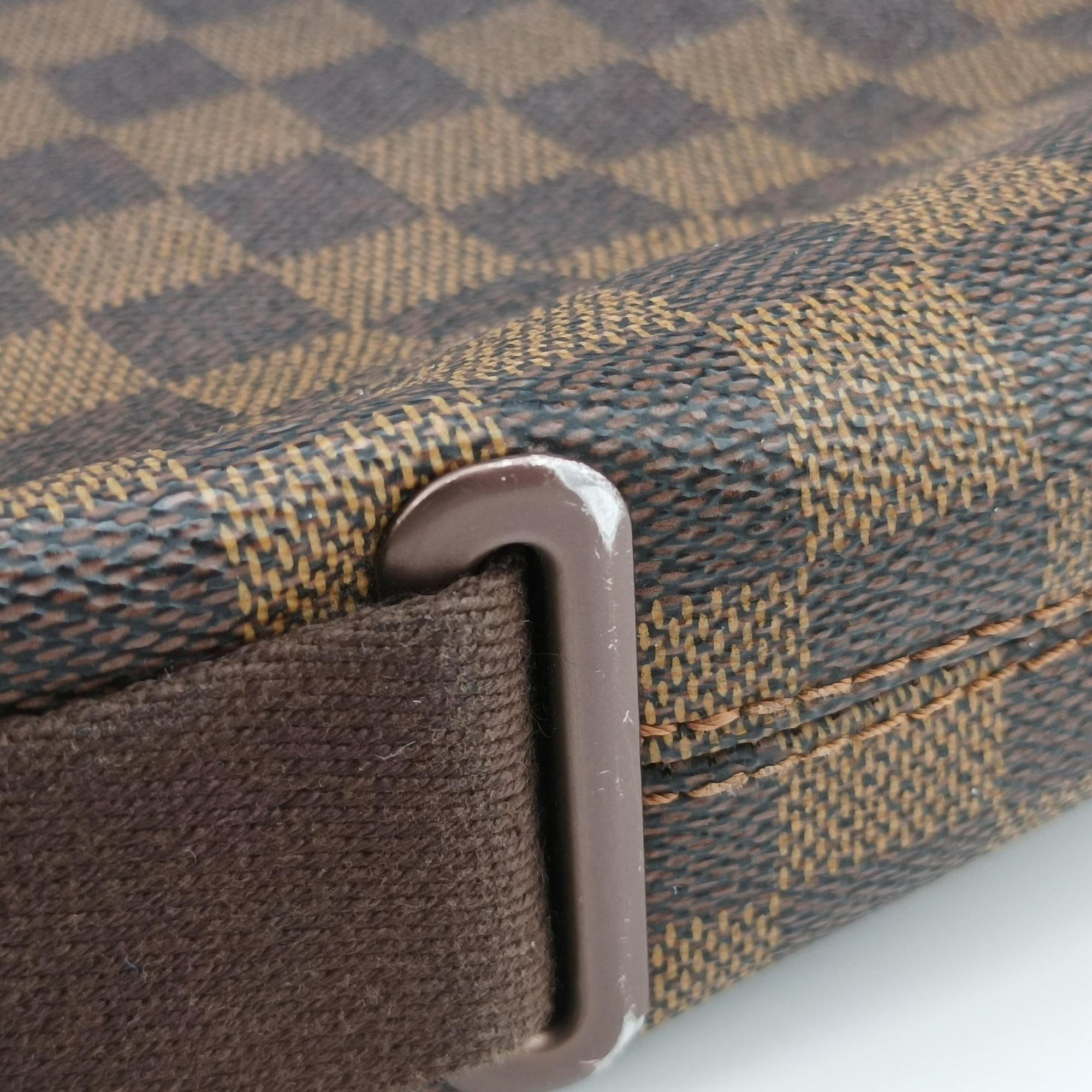 Pre-owned Louis Vuitton District MM EBENE Damier Canvas N41212 shoulderbag | stylenewstar