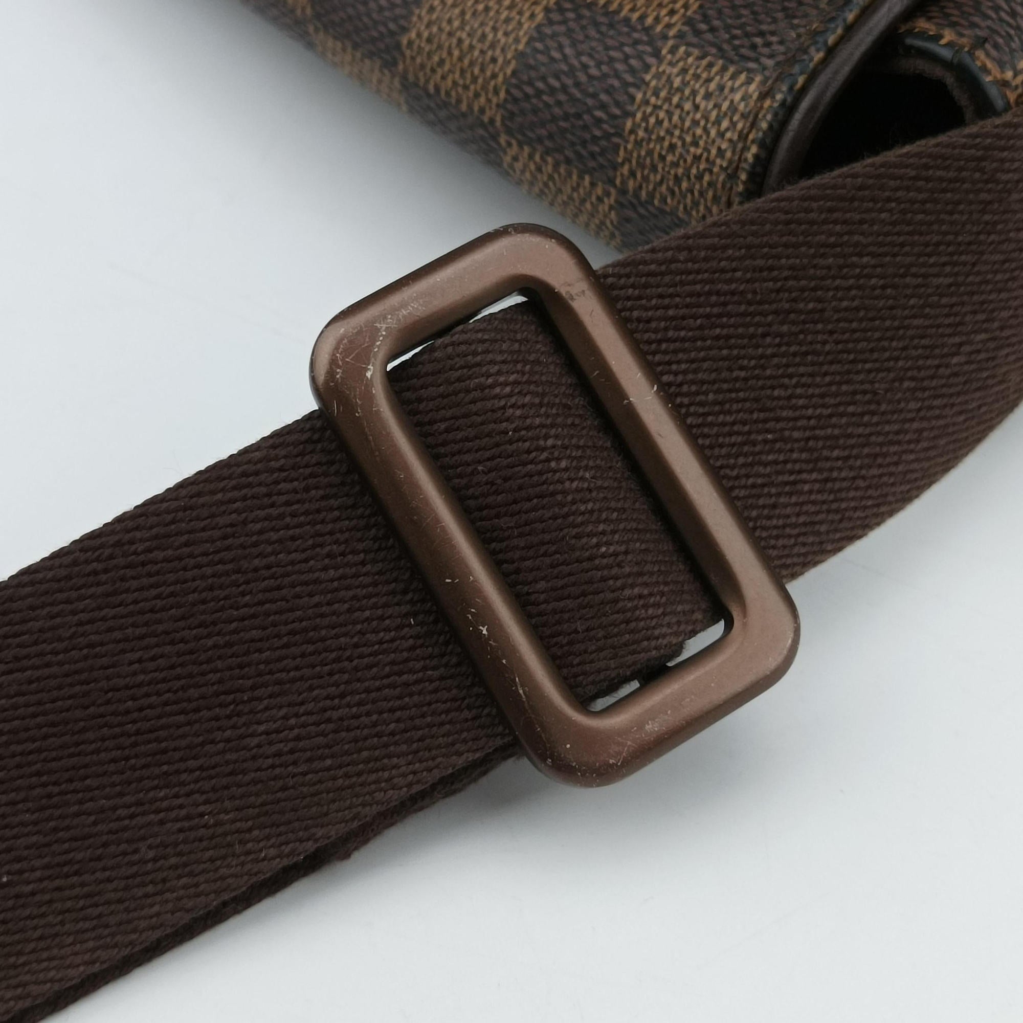 Pre-owned Louis Vuitton District MM EBENE Damier Canvas N41212 shoulderbag | stylenewstar