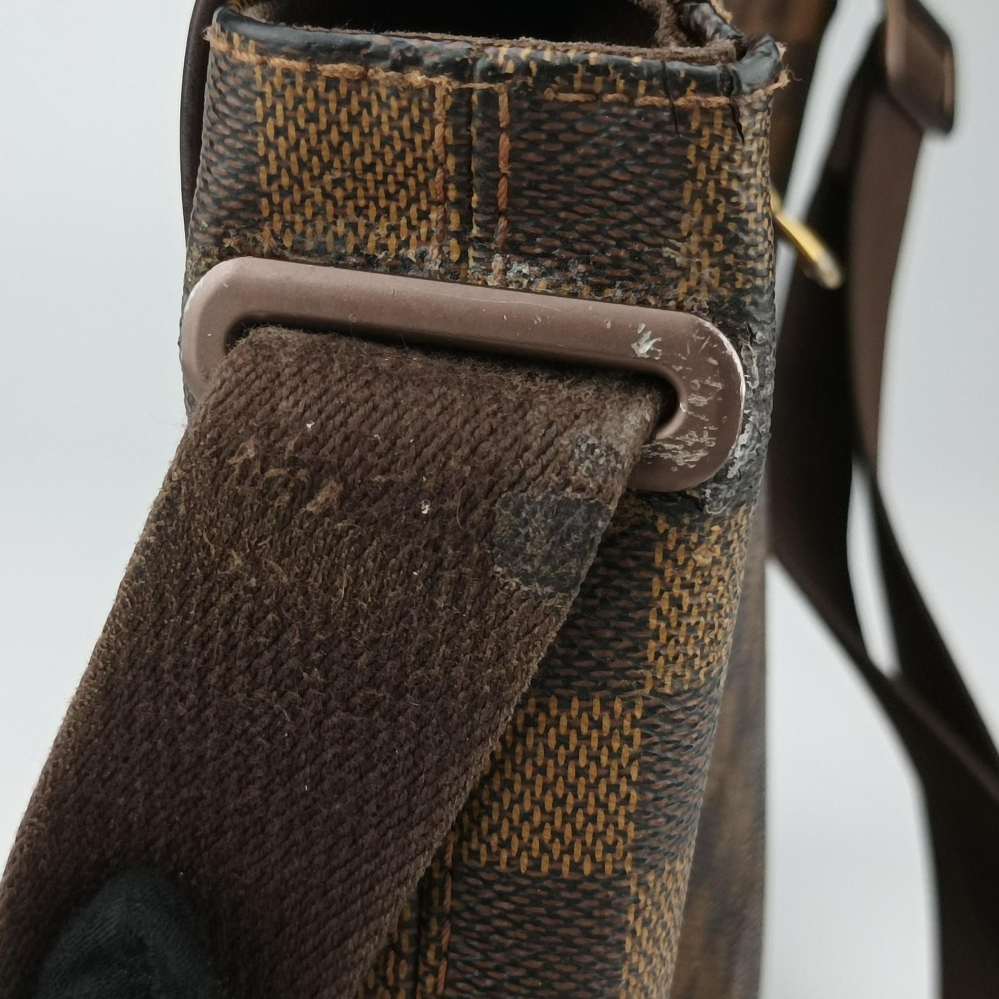 Pre-owned Louis Vuitton District MM EBENE Damier Canvas N41212 shoulderbag | stylenewstar