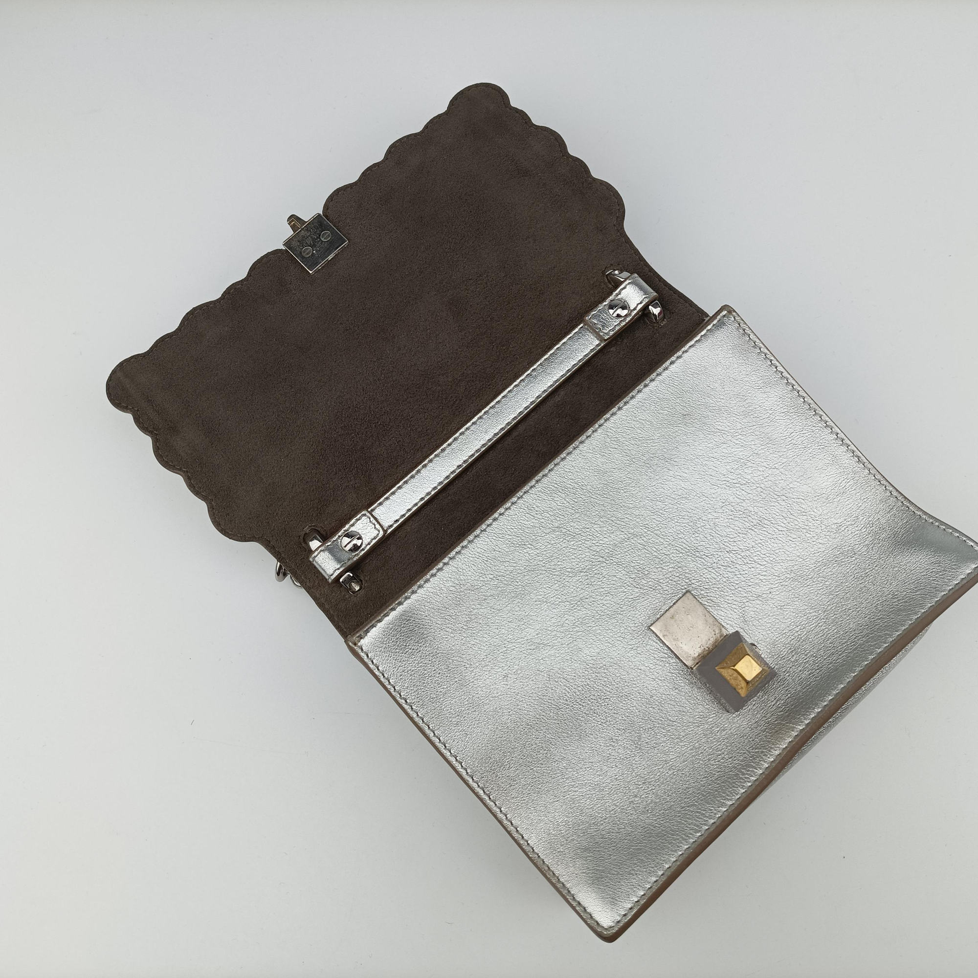 Pre-owned Fendi studded Kan I Silver Leather 8M0381 shoulderbag | stylenewstar