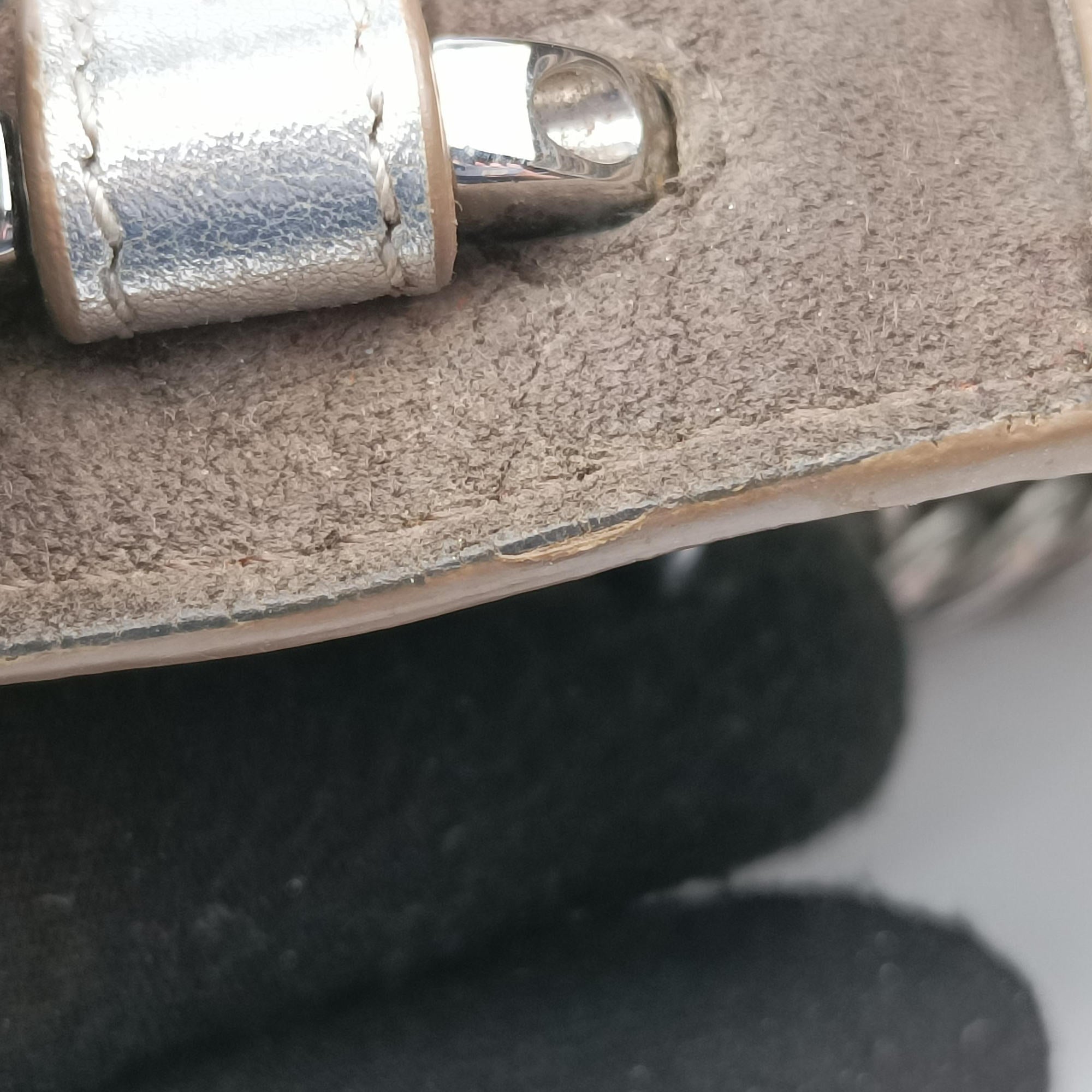 Pre-owned Fendi studded Kan I Silver Leather 8M0381 shoulderbag | stylenewstar