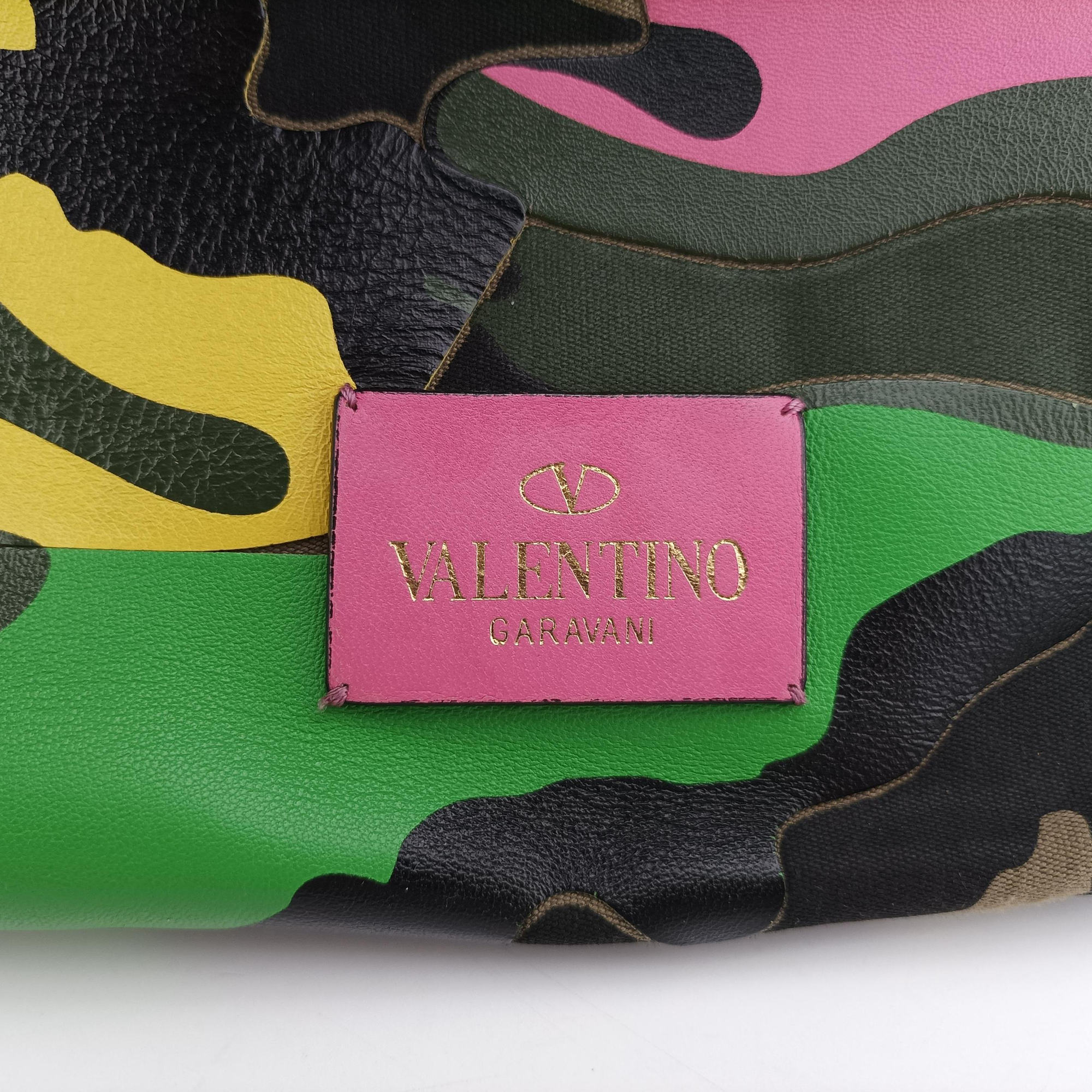 Pre-owned Valentino Rockstud camouflage Multicolour Canvas × Leather  shoulderbag | stylenewstar