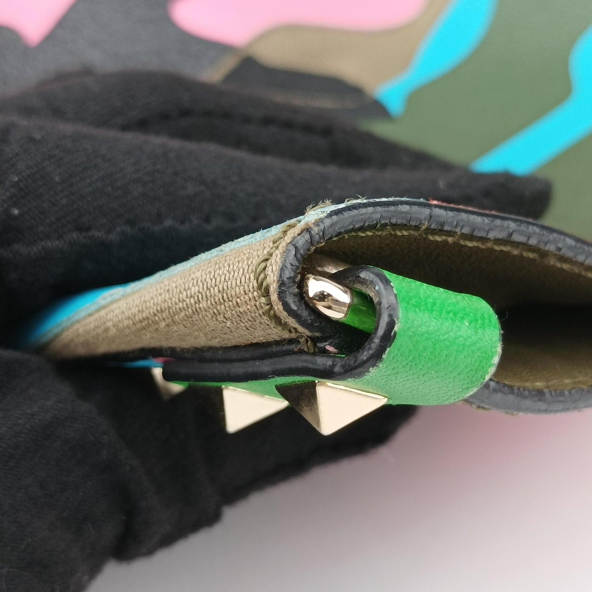 Pre-owned Valentino Rockstud camouflage Multicolour Canvas × Leather  shoulderbag | stylenewstar