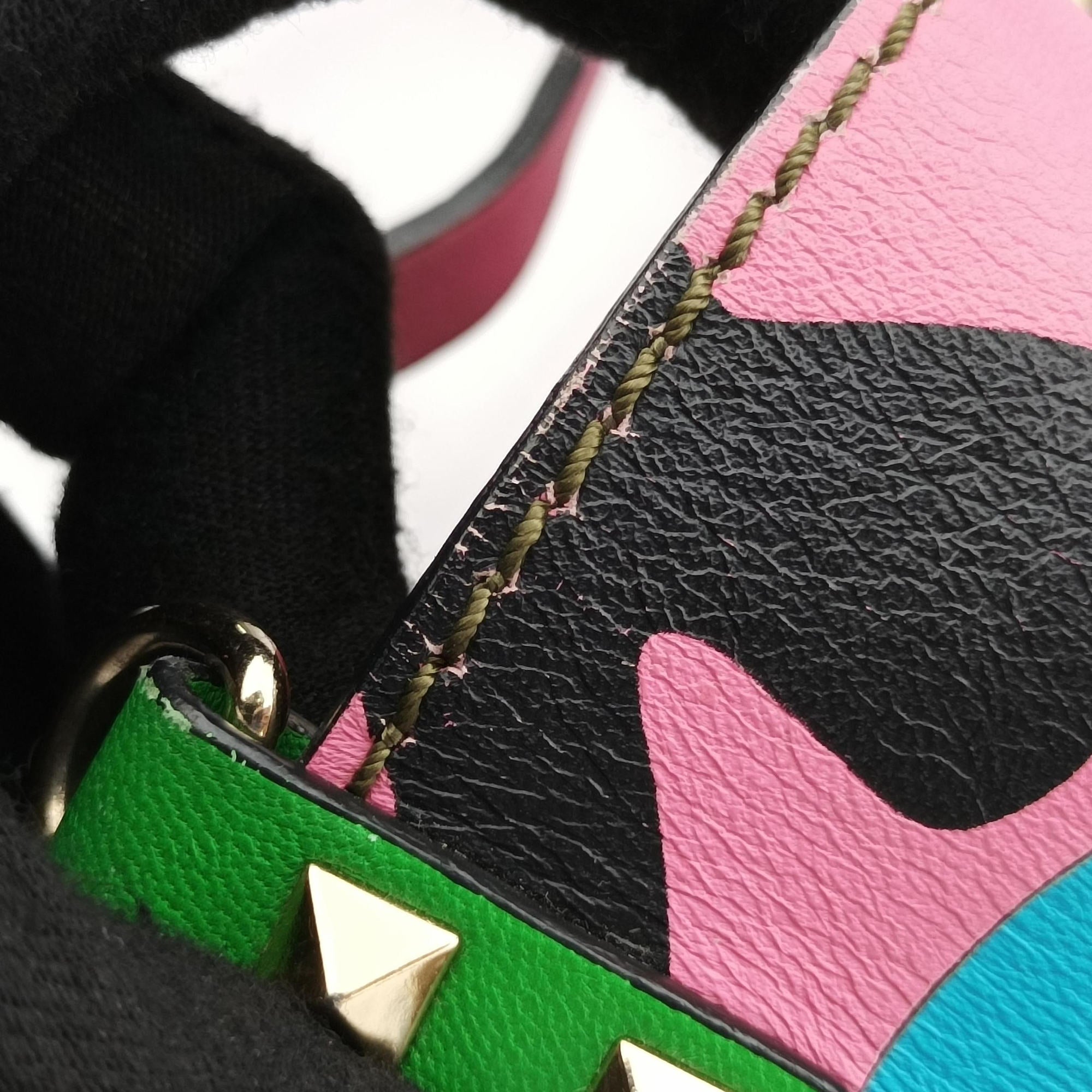Pre-owned Valentino Rockstud camouflage Multicolour Canvas × Leather  shoulderbag | stylenewstar