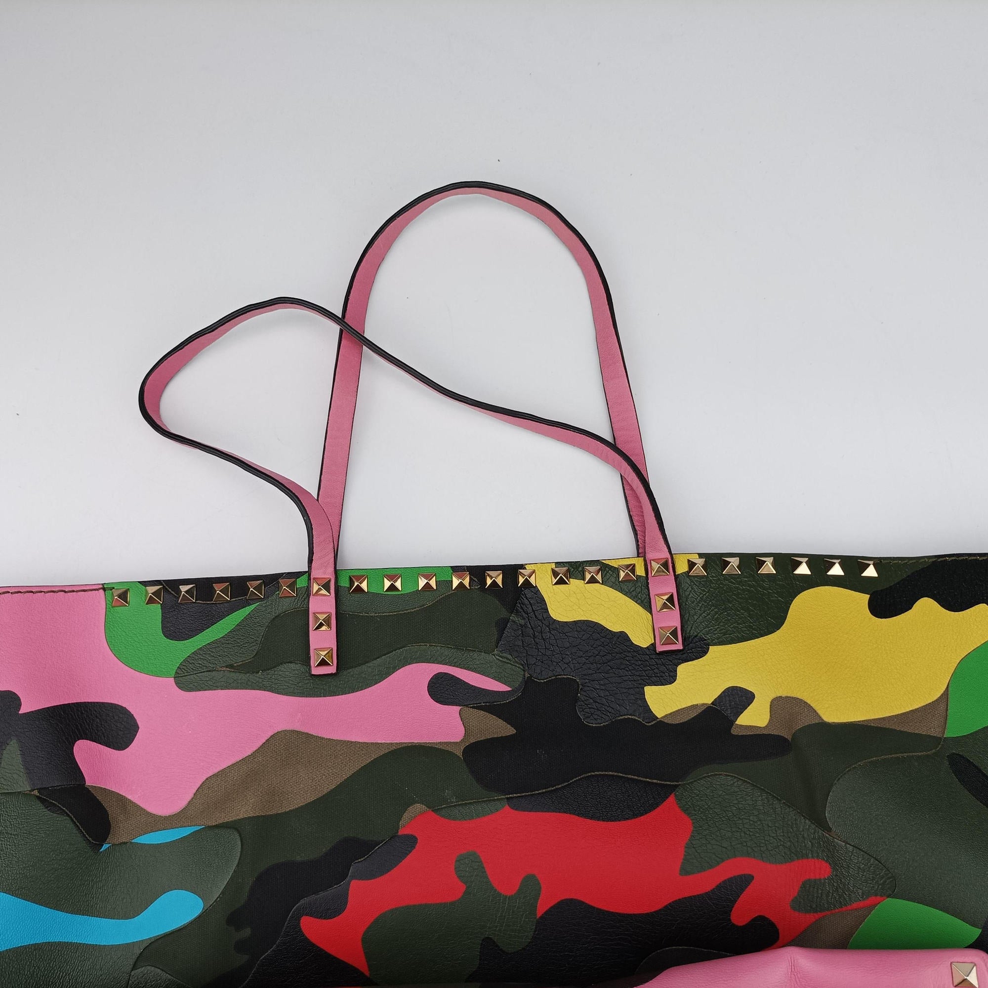 Pre-owned Valentino Rockstud camouflage Multicolour Canvas × Leather  shoulderbag | stylenewstar