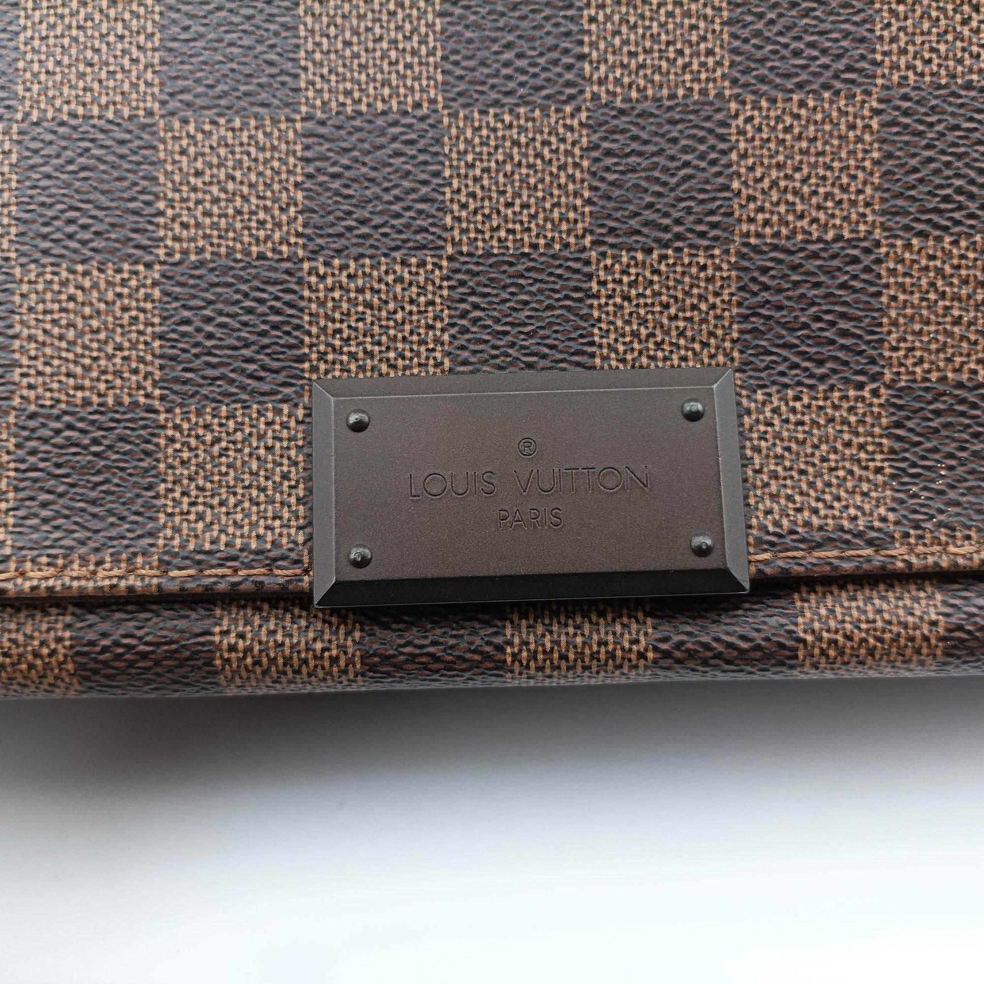 Vintage Louis Vuitton District MM EBENE Damier Canvas N41212 shoulderbag | stylenewstar