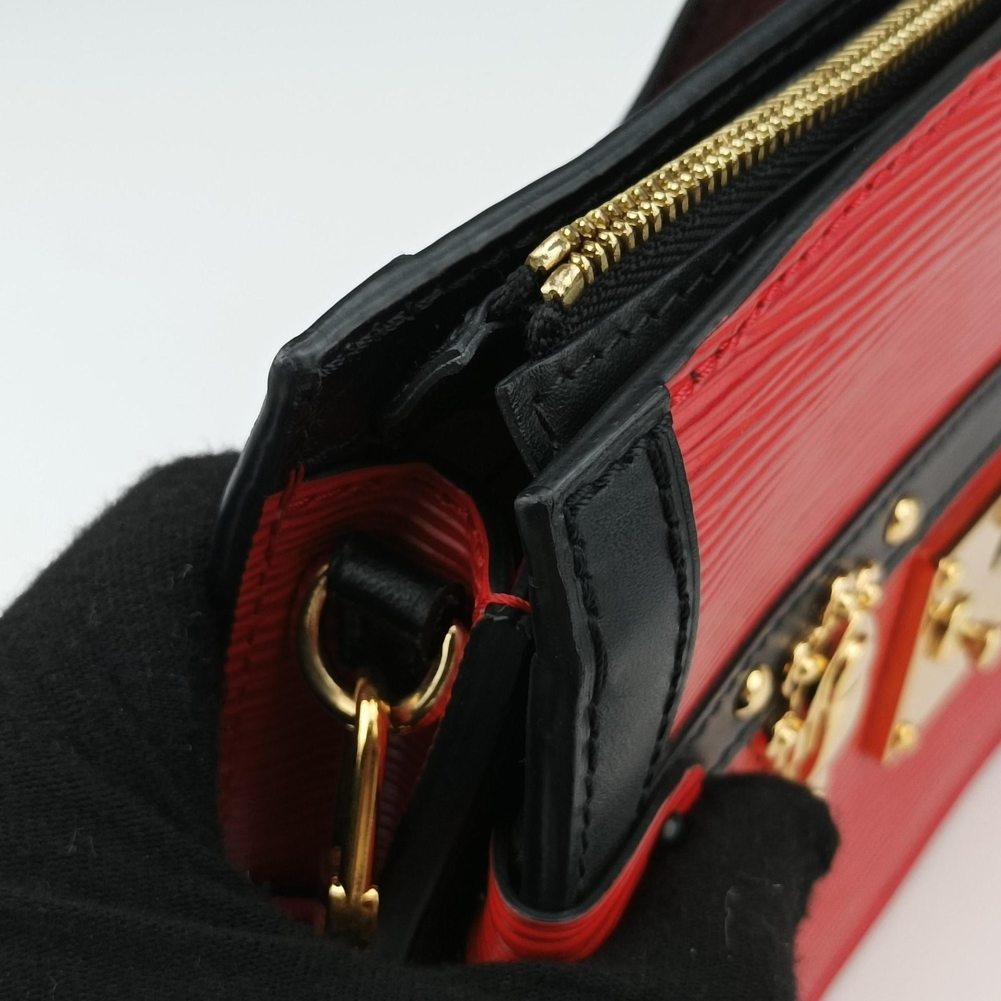Pre-owned Louis Vuitton Trunk Clutch Rouge×Black Epi M51697 shoulderbag | stylenewstar