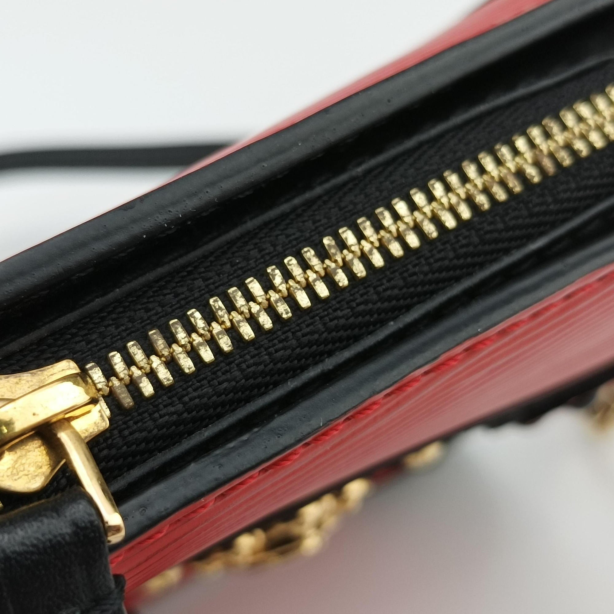 Pre-owned Louis Vuitton Trunk Clutch Rouge×Black Epi M51697 shoulderbag | stylenewstar