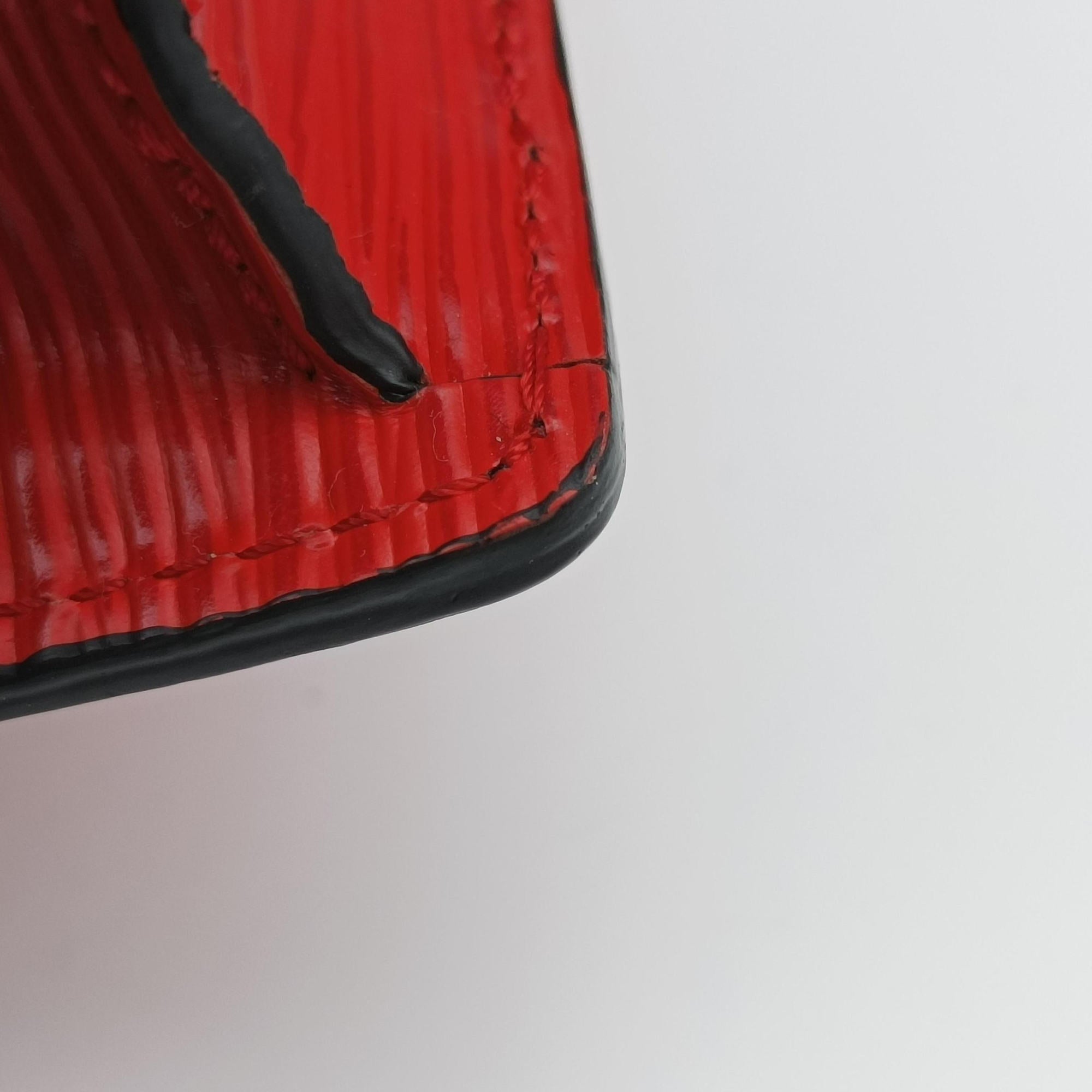 Pre-owned Louis Vuitton Trunk Clutch Rouge×Black Epi M51697 shoulderbag | stylenewstar