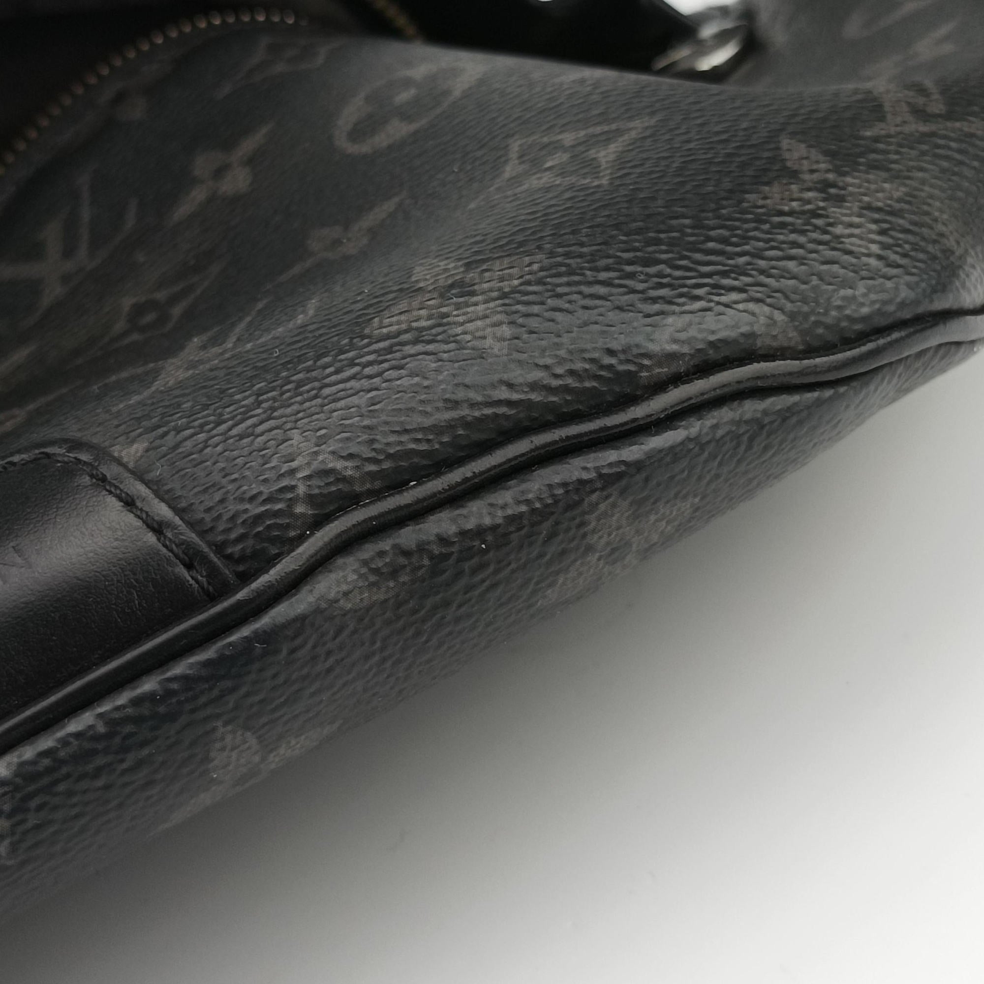 Secondhand Louis Vuitton Discovery Bum Bag Black Monogram eclipse M44336 bum bag/waist bag | stylenewstar