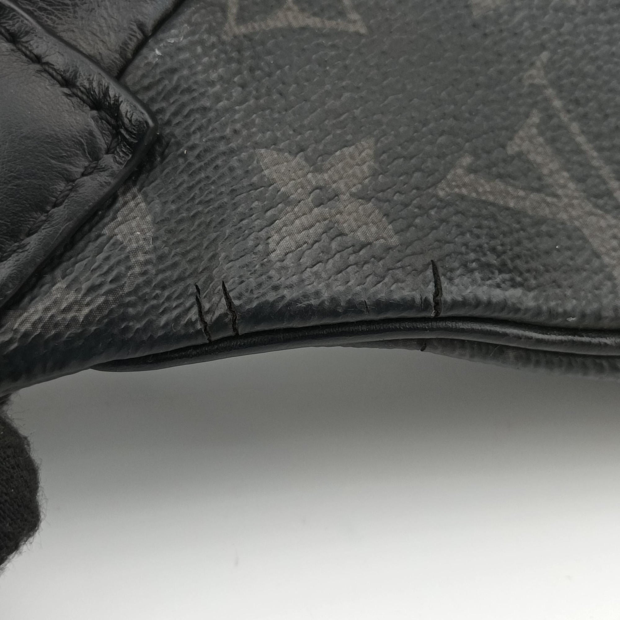 Secondhand Louis Vuitton Discovery Bum Bag Black Monogram eclipse M44336 bum bag/waist bag | stylenewstar