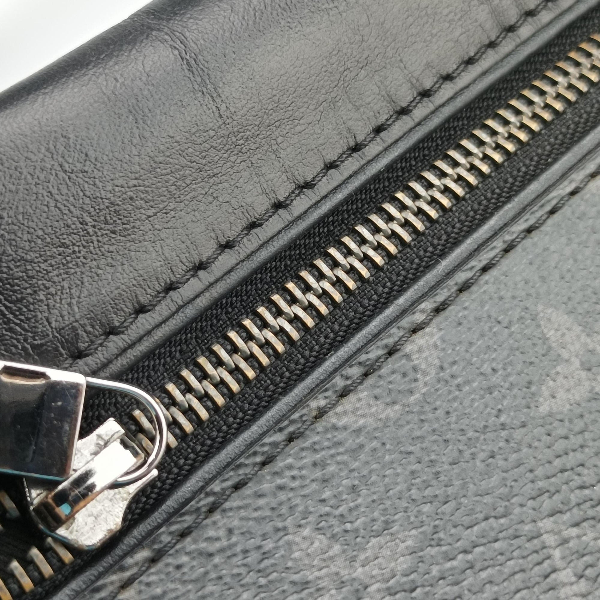 Secondhand Louis Vuitton Discovery Bum Bag Black Monogram eclipse M44336 bum bag/waist bag | stylenewstar