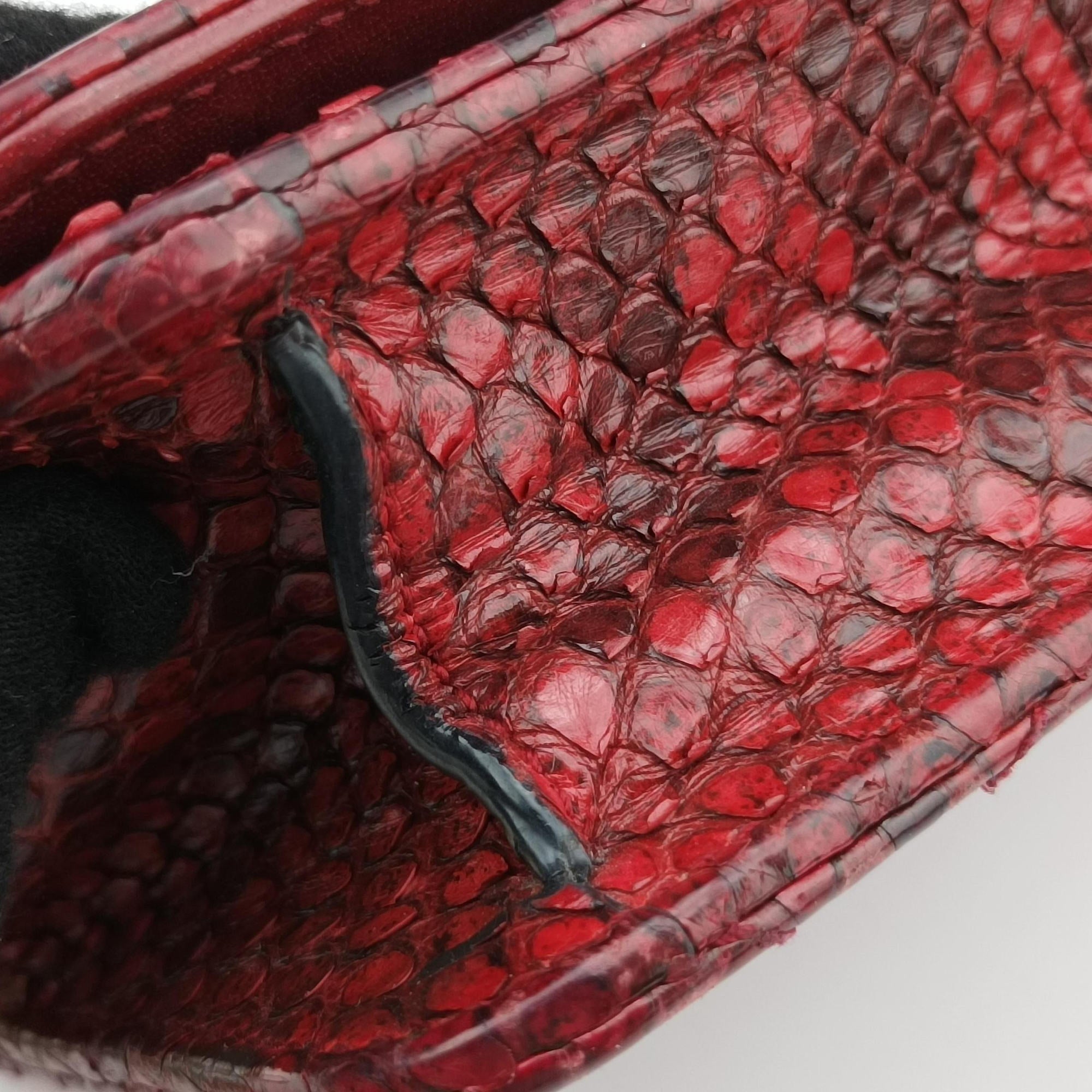 Secondhand Gucci GG Marmont Red snakeskin 488426 shoulderbag | stylenewstar