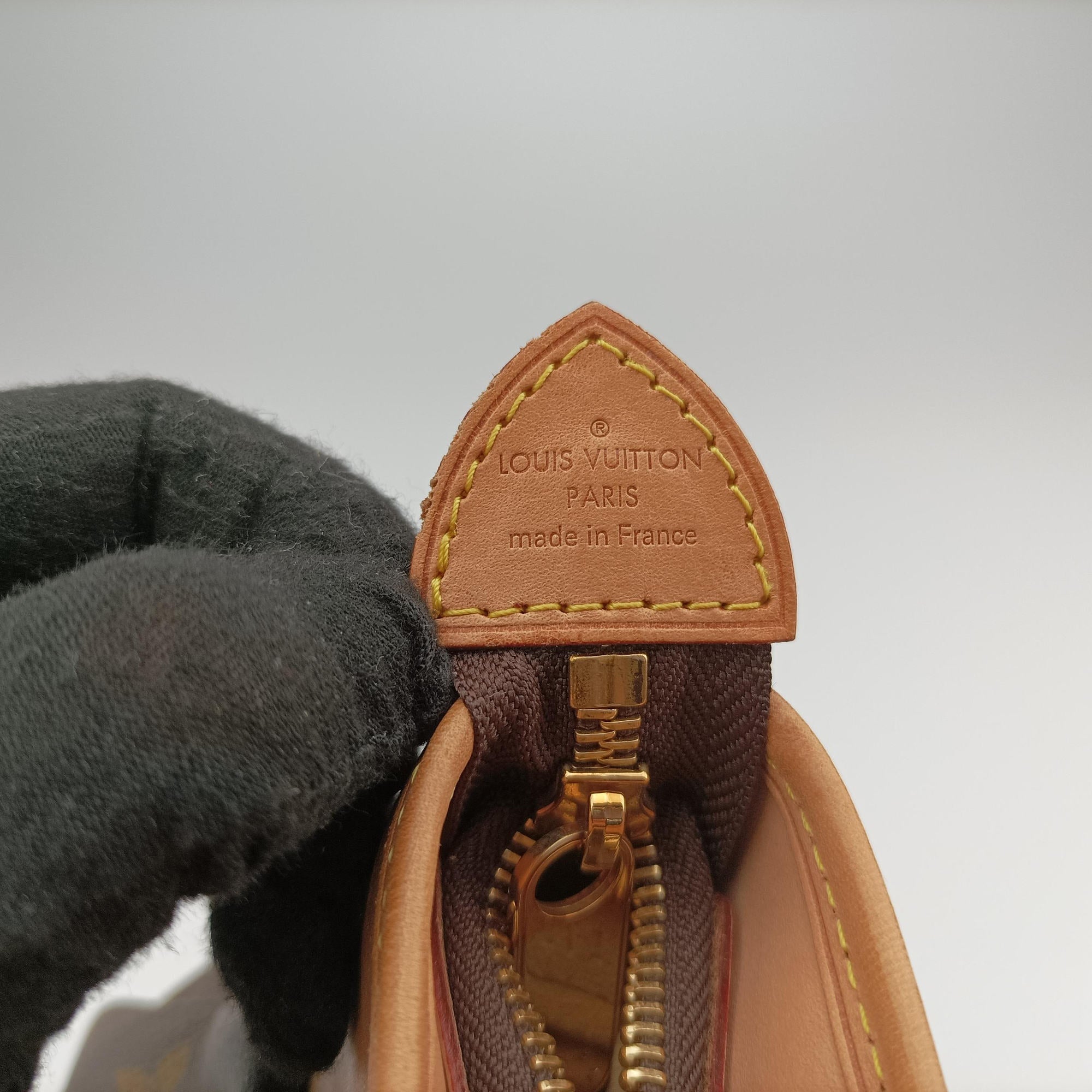 Pre-owned Louis Vuitton Boesy PM Brown Monogram Canvas M45715 handbag | stylenewstar