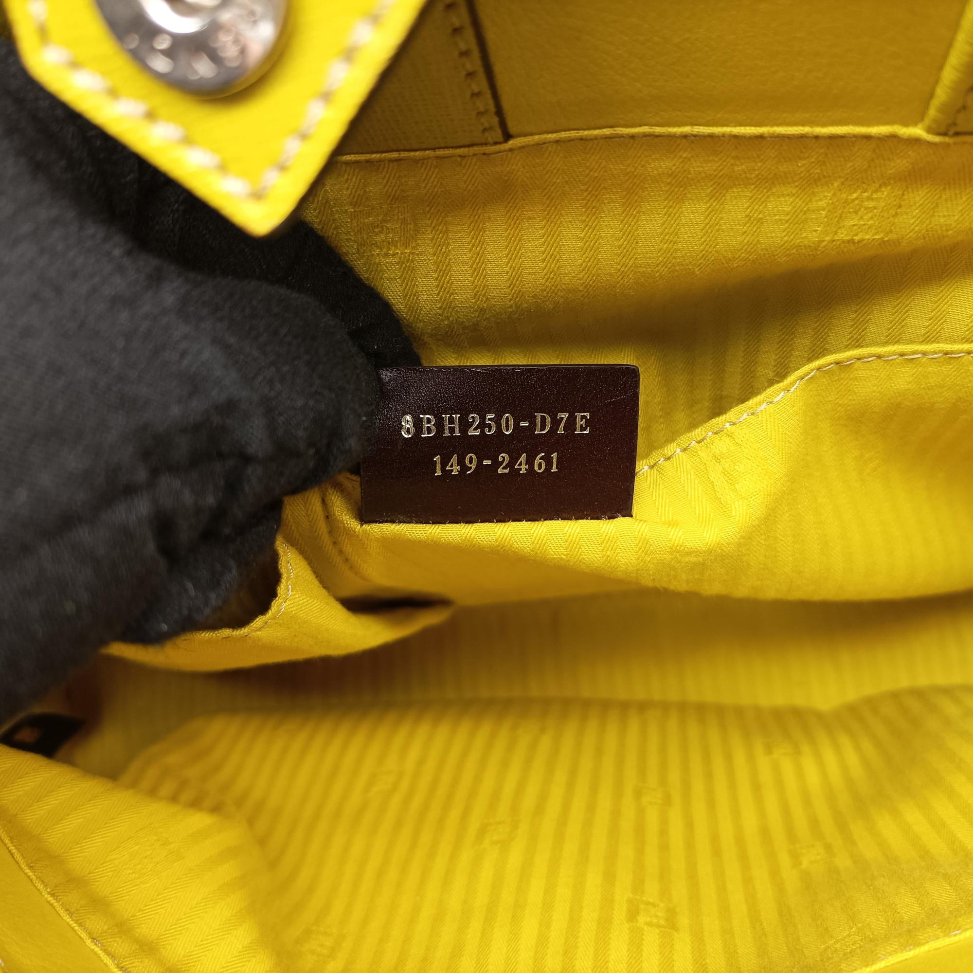 Pre-owned Fendi 2 JOURS Yellow Leather 8BH250 shoulderbag | stylenewstar