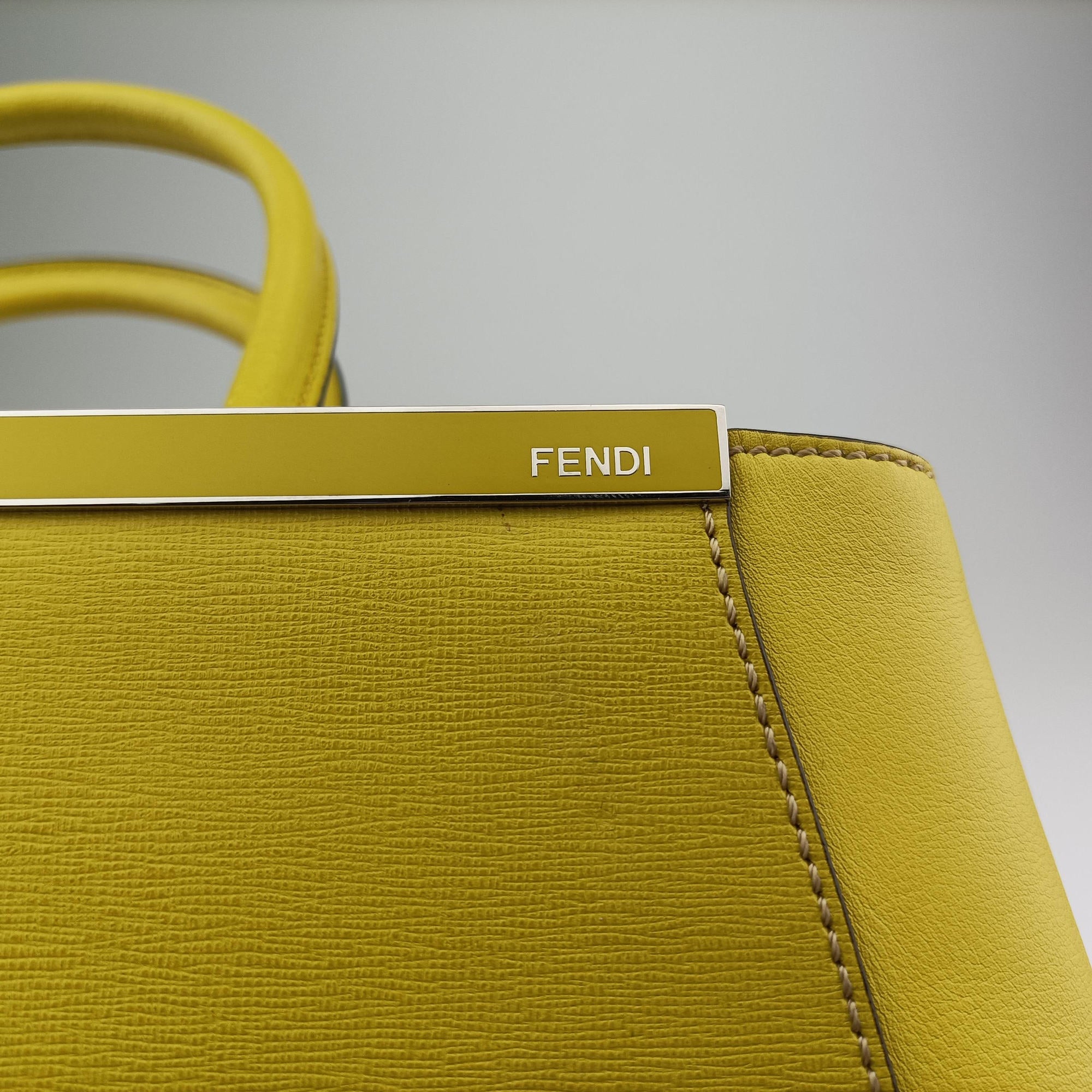 Pre-owned Fendi 2 JOURS Yellow Leather 8BH250 shoulderbag | stylenewstar