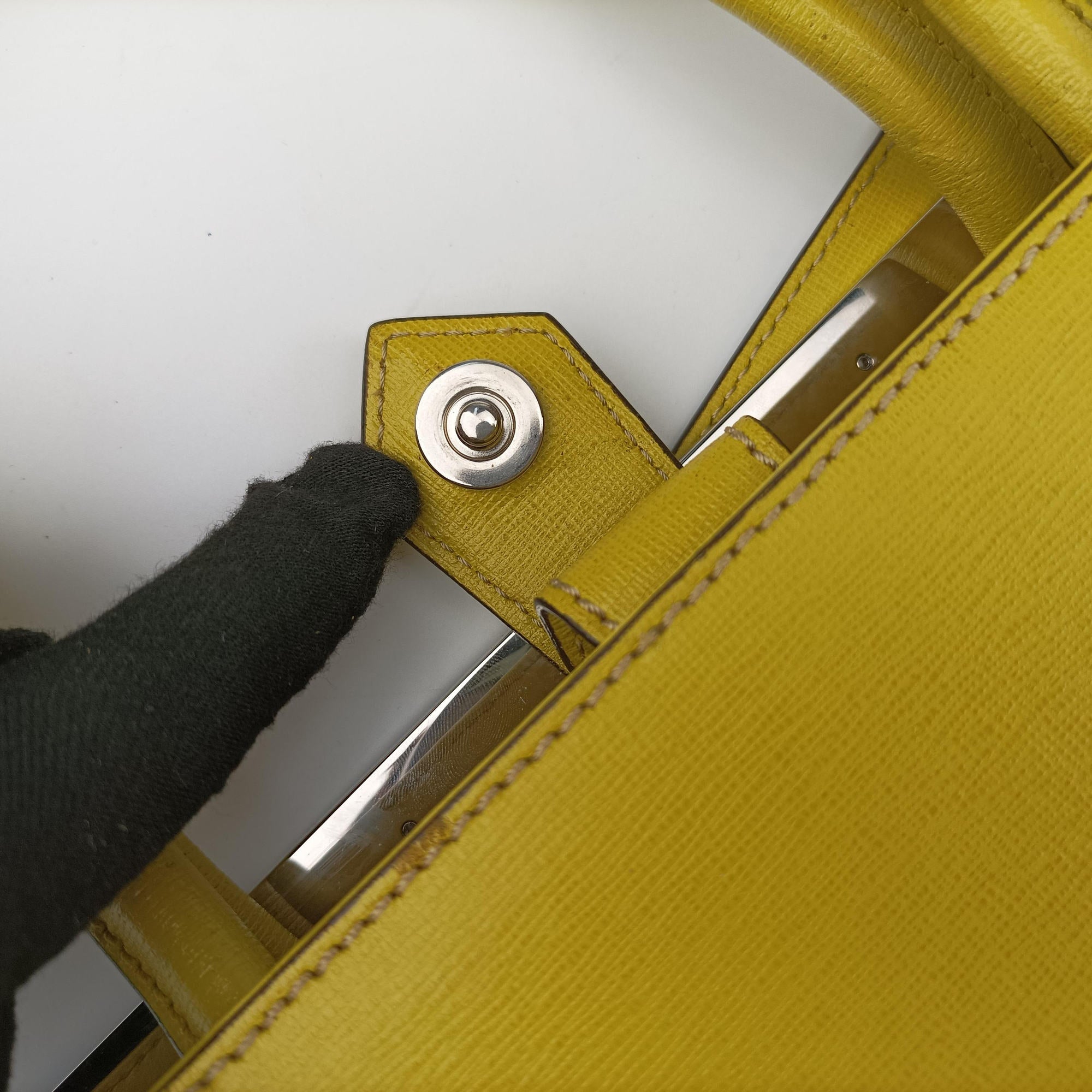 Pre-owned Fendi 2 JOURS Yellow Leather 8BH250 shoulderbag | stylenewstar