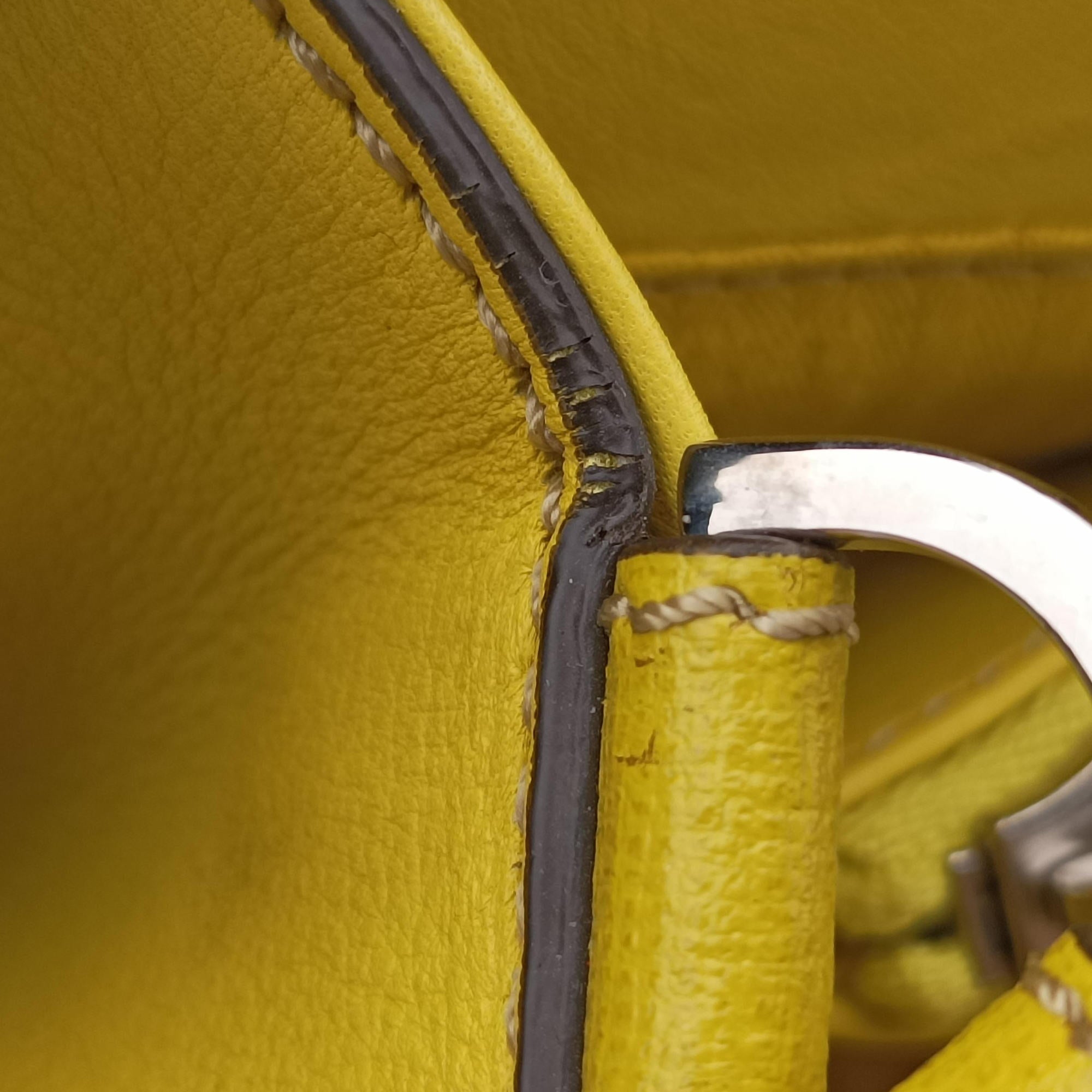 Pre-owned Fendi 2 JOURS Yellow Leather 8BH250 shoulderbag | stylenewstar