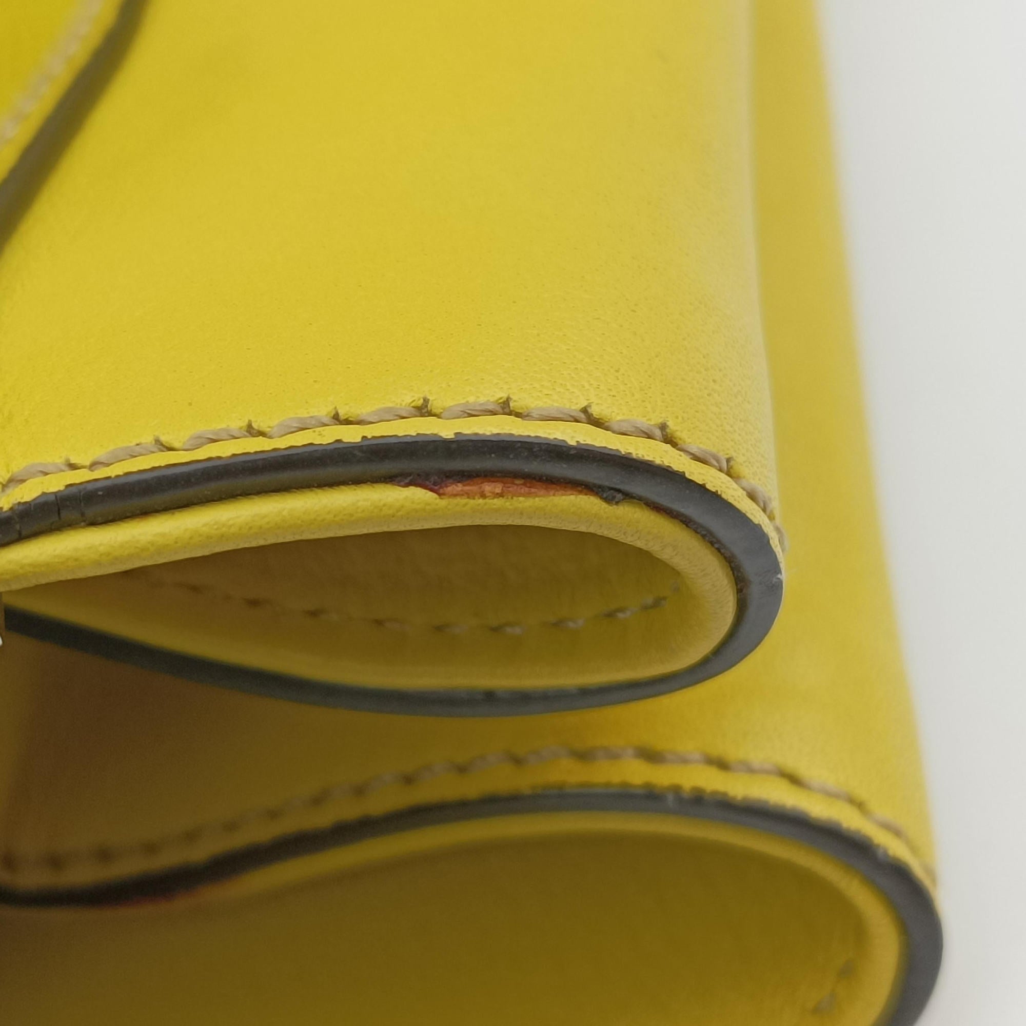 Pre-owned Fendi 2 JOURS Yellow Leather 8BH250 shoulderbag | stylenewstar